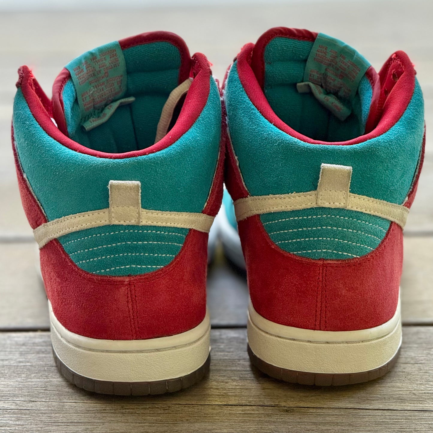 Nike SB Dunk High Bloody Gums Size 10