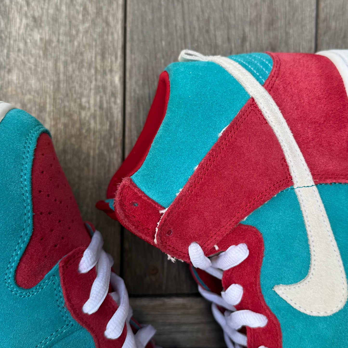 Nike SB Dunk High Bloody Gums Size 10