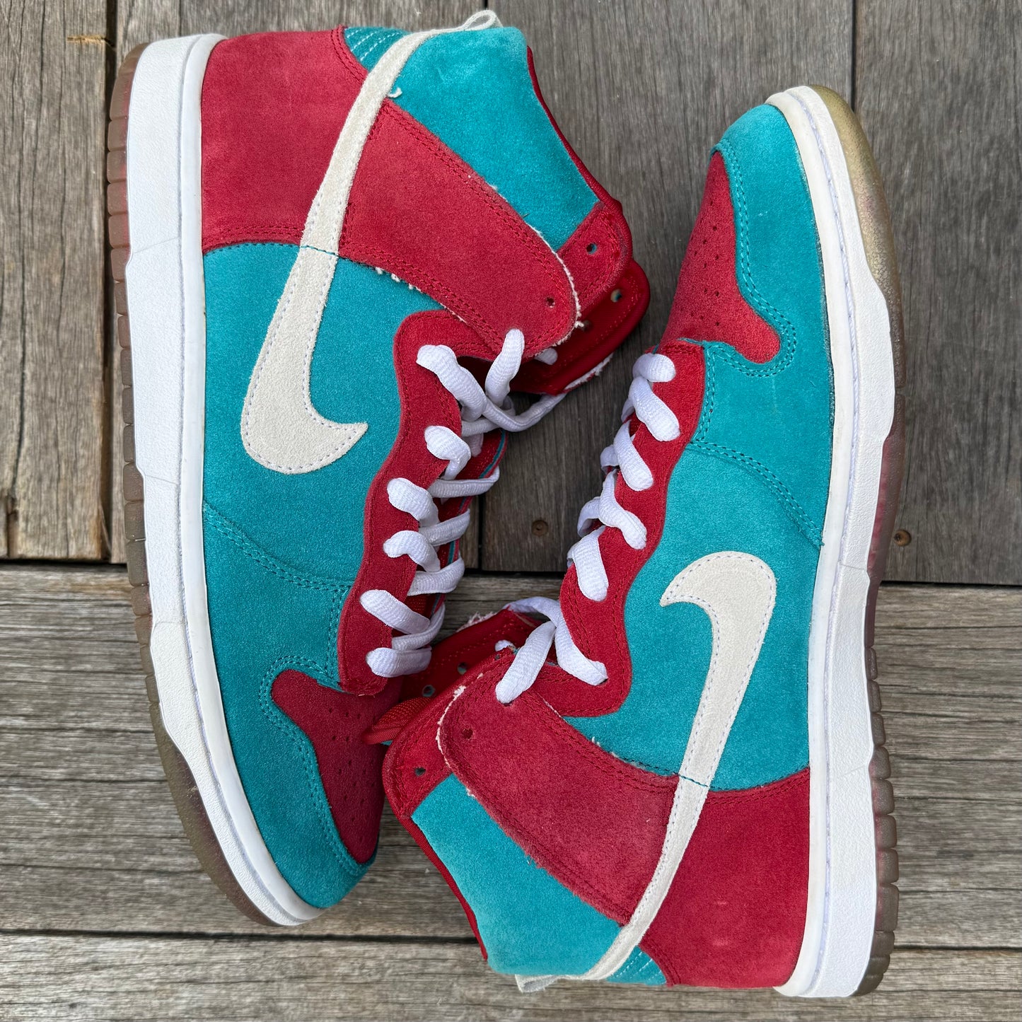 Nike SB Dunk High Bloody Gums Size 10