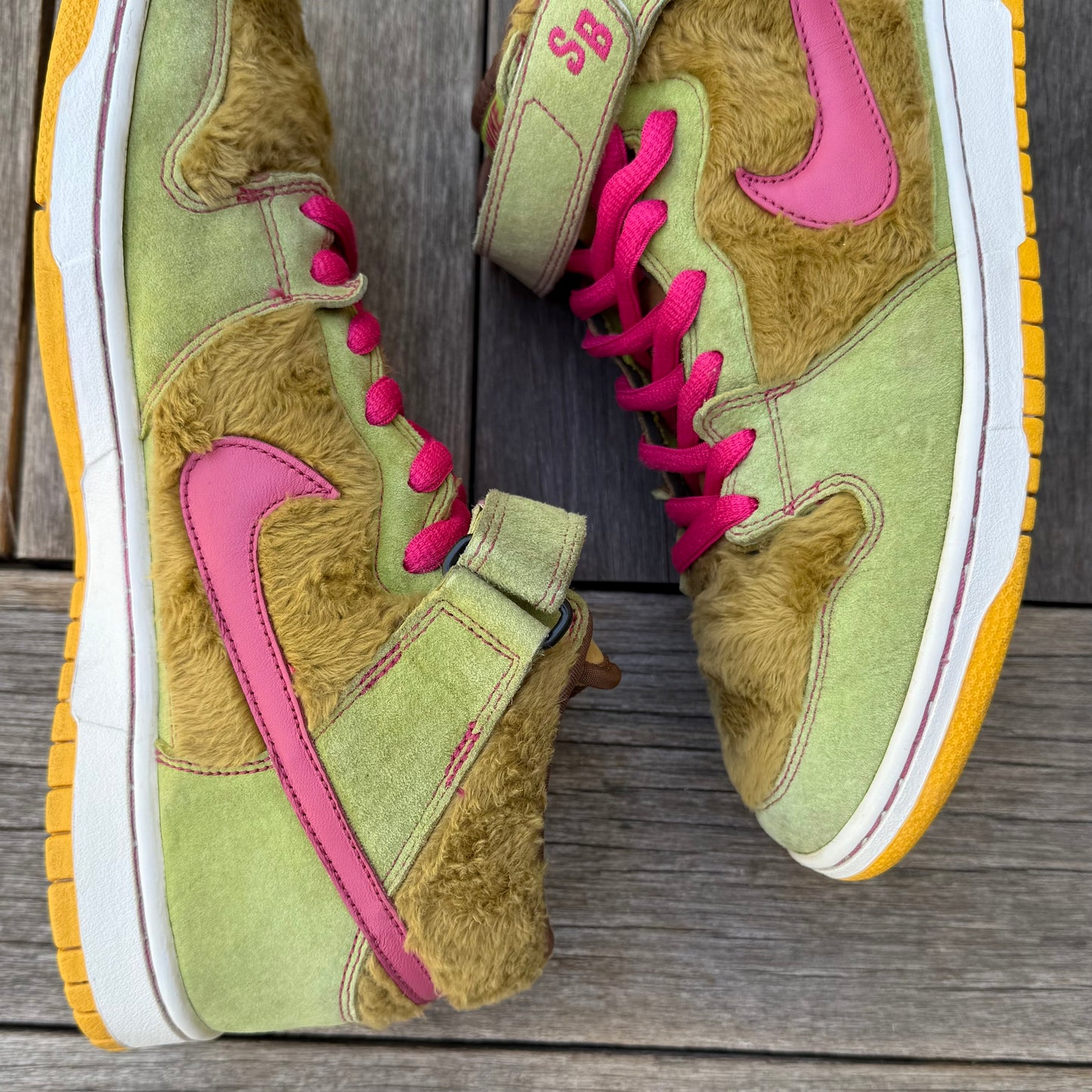 Nike SB Dunk Mid Mama Bear Size 10.5