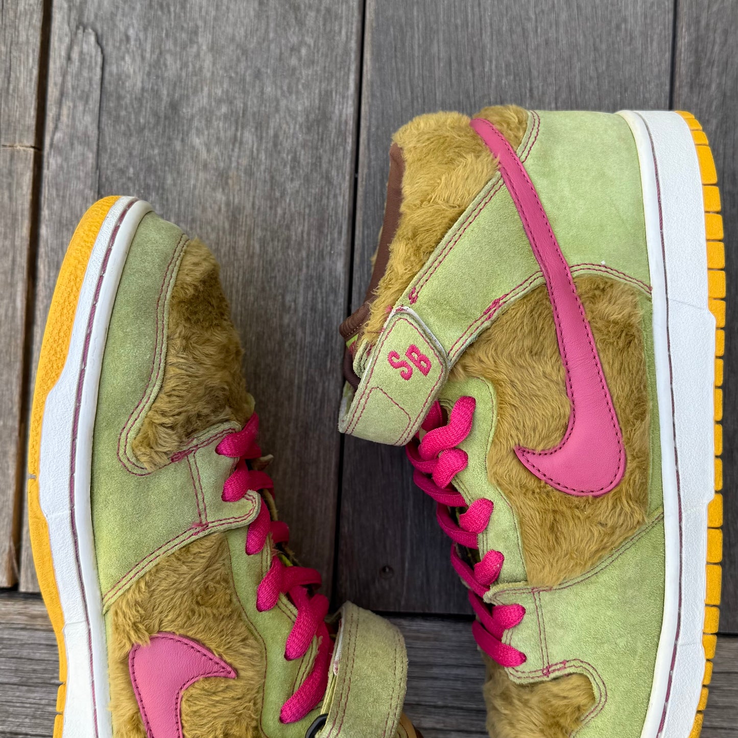 Nike SB Dunk Mid Mama Bear Size 10.5