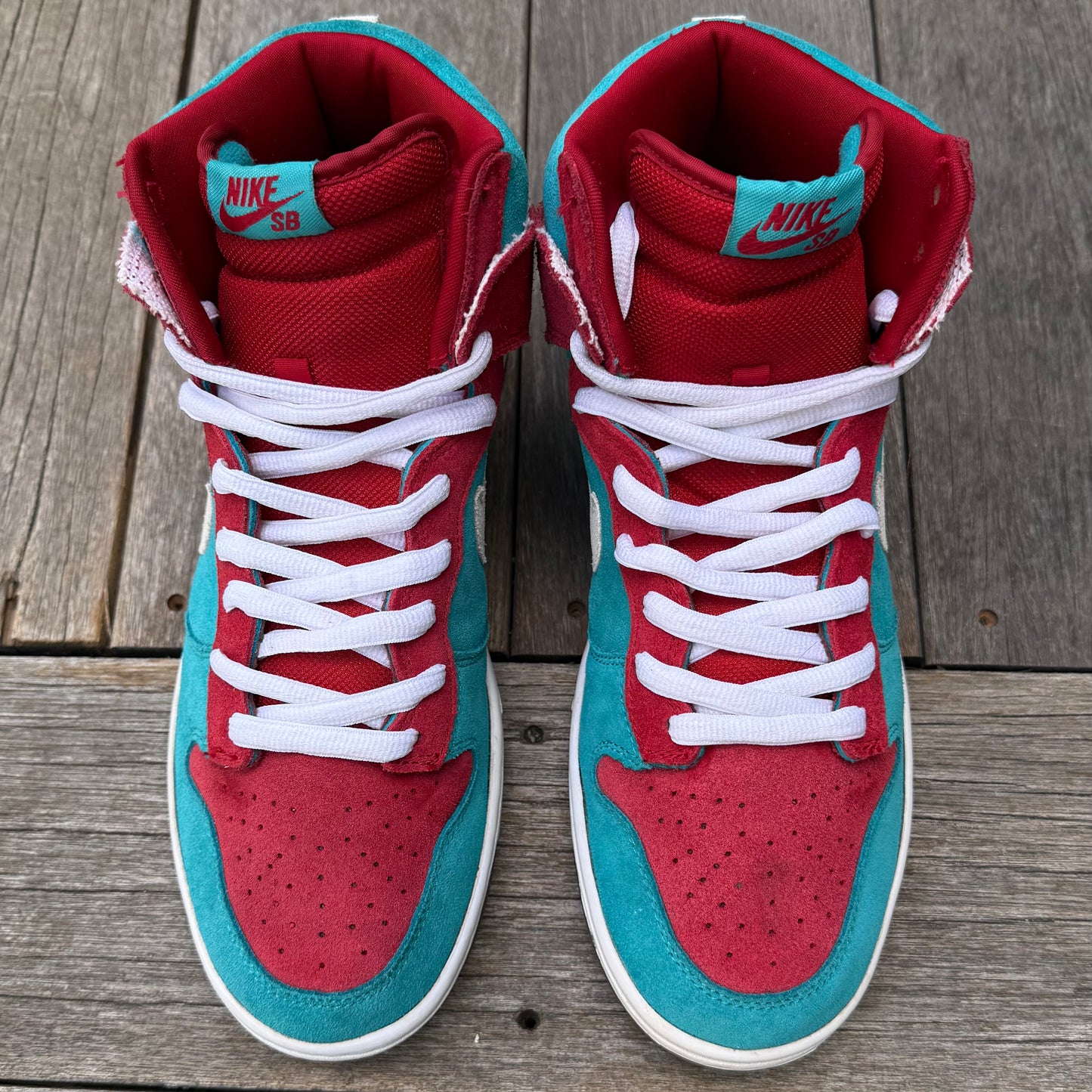Nike SB Dunk High Bloody Gums Size 10