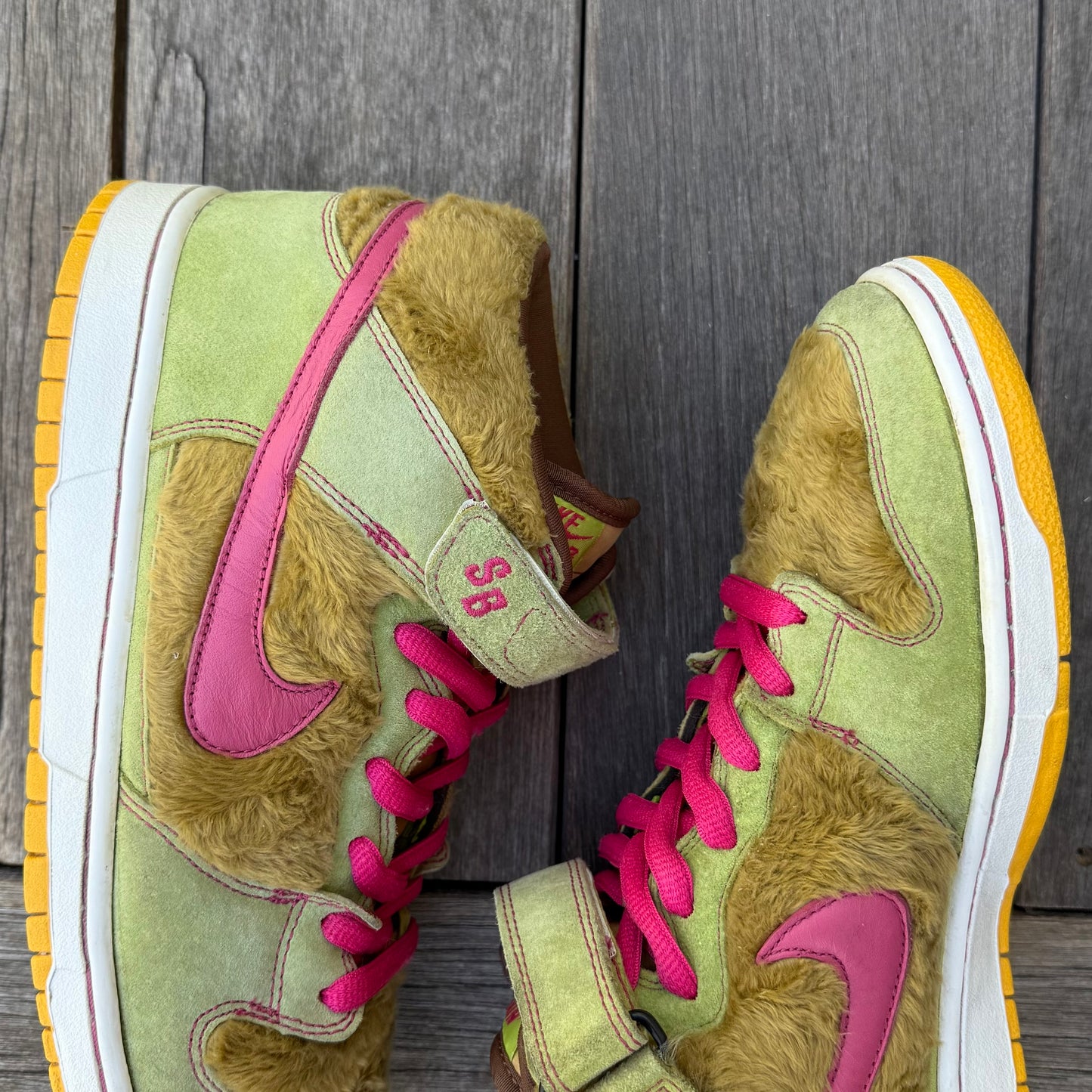 Nike SB Dunk Mid Mama Bear Size 10.5