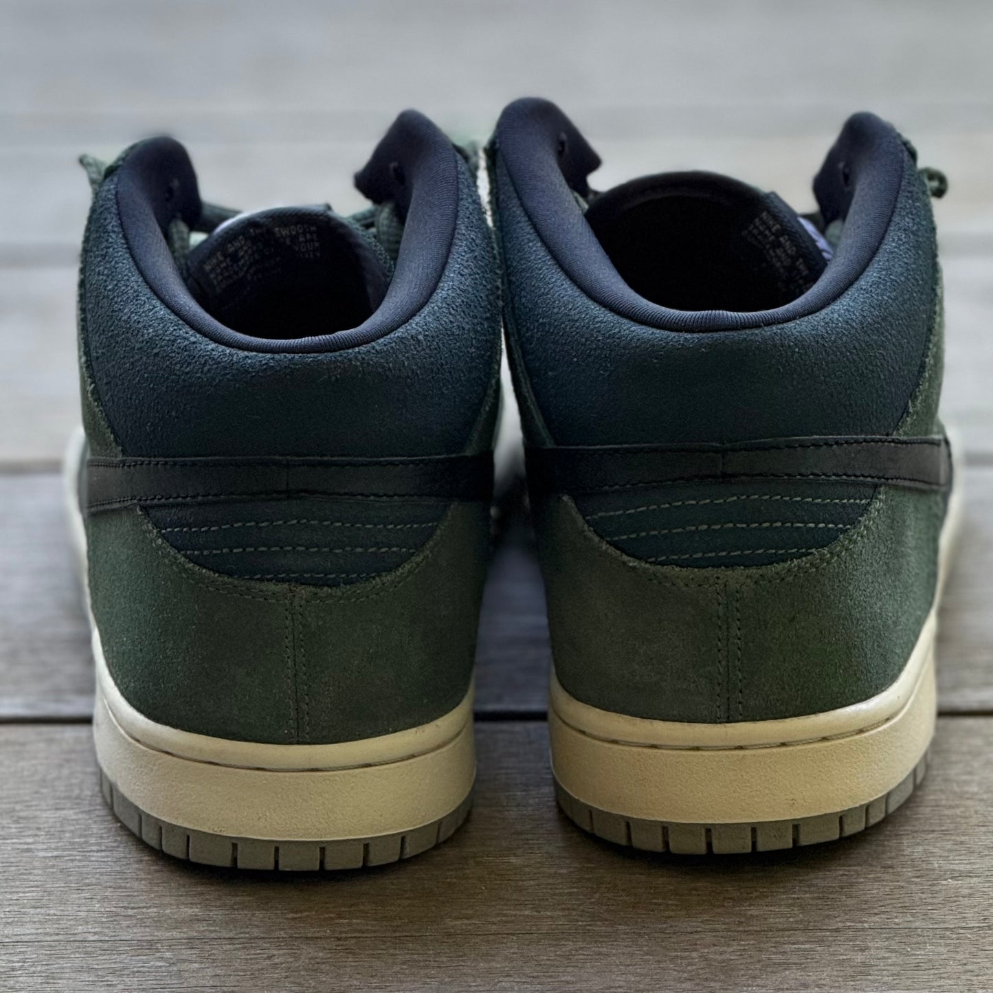 Nike SB Dunk Mid Nori Size 9