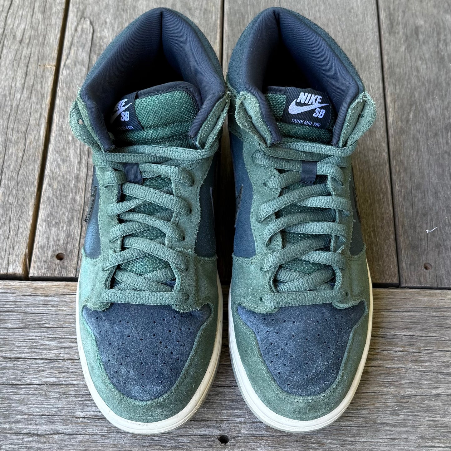 Nike SB Dunk Mid Nori Size 9