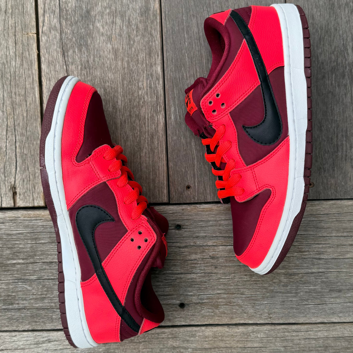 Nike SB Dunk Low Laser Crimson (SAMPLE) Size 8