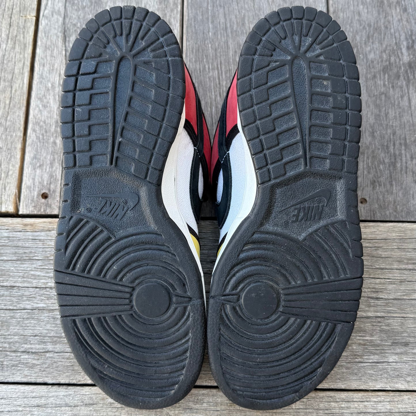 Nike SB Dunk Low Piet Mondrain Size 9