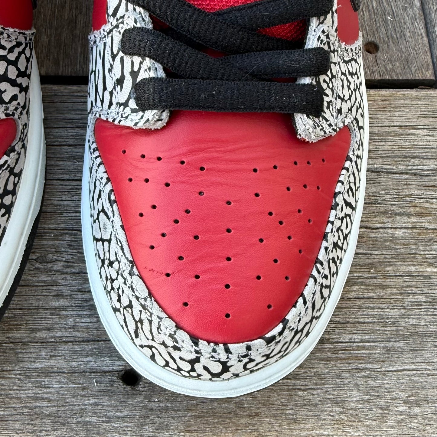 Nike SB Dunk Low Red Cement Supreme Size 10