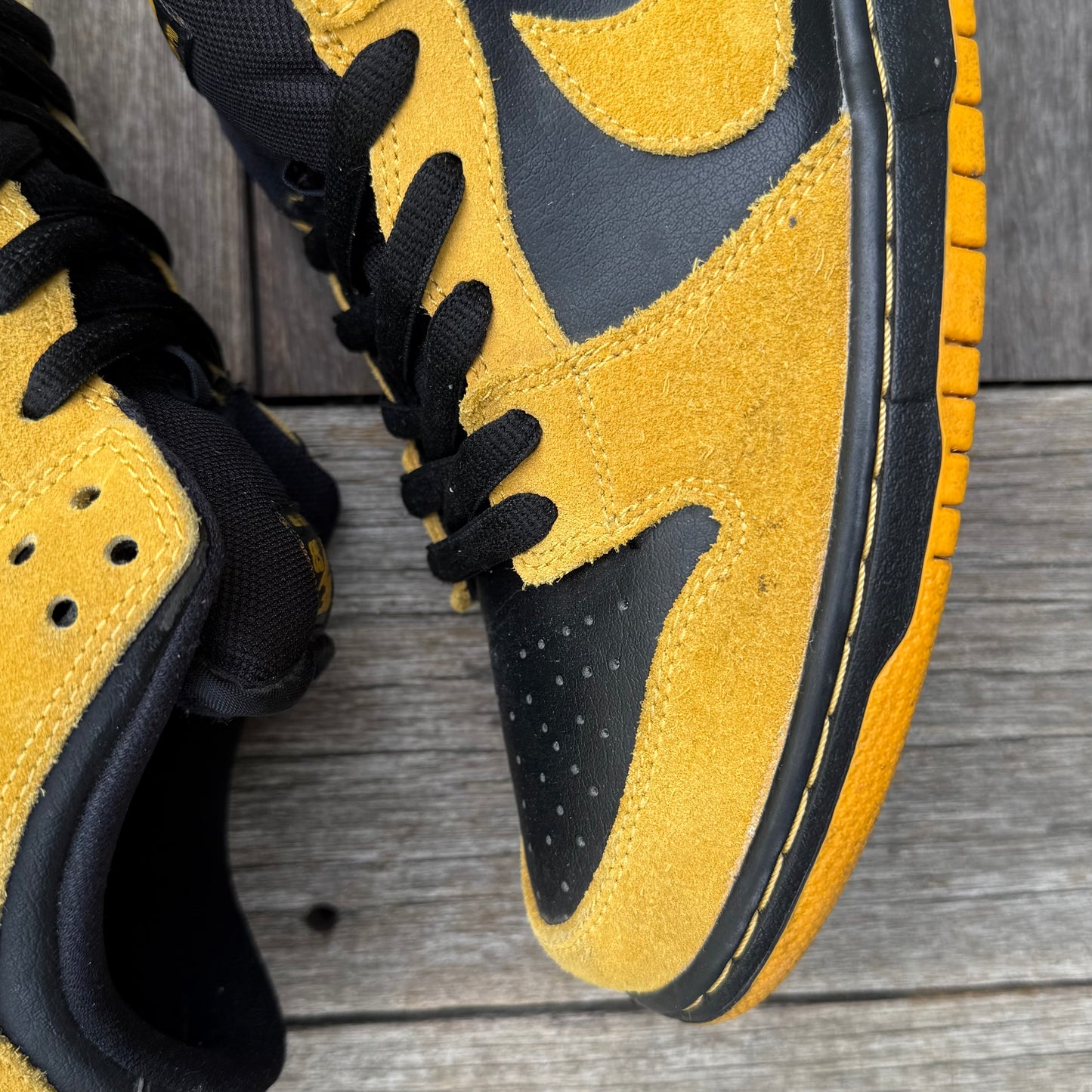 Nike SB Dunk Low Iowa Size 10.5