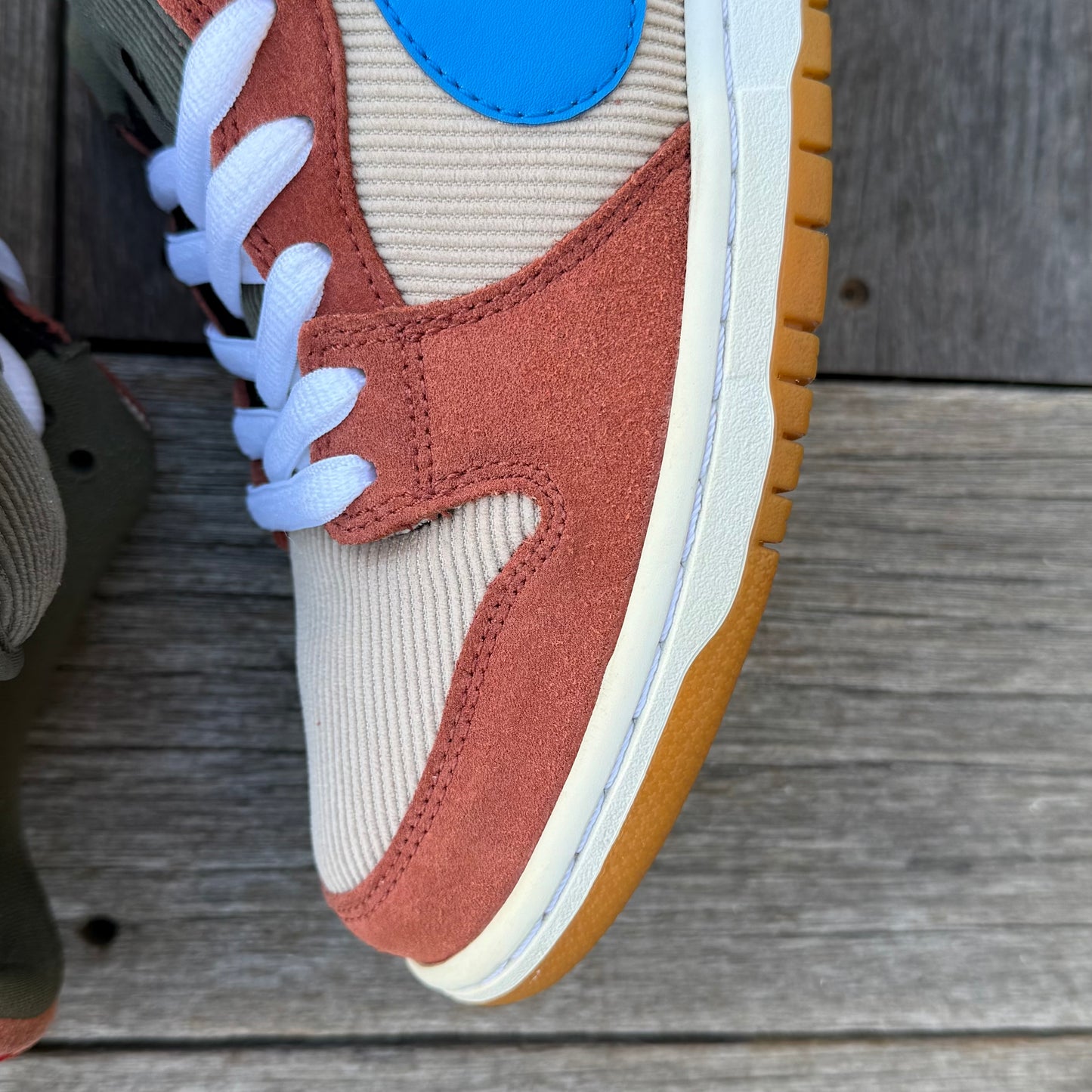 Nike SB Dunk Low Dusty Peach Corduroy Size 8.5