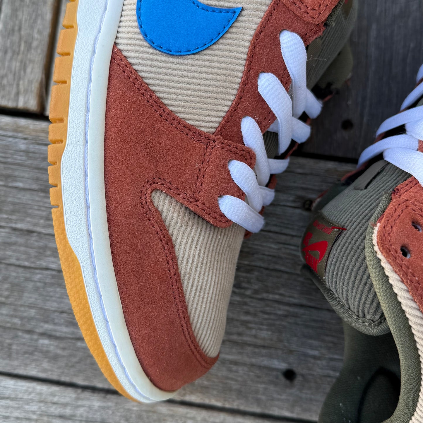 Nike SB Dunk Low Dusty Peach Corduroy Size 8.5