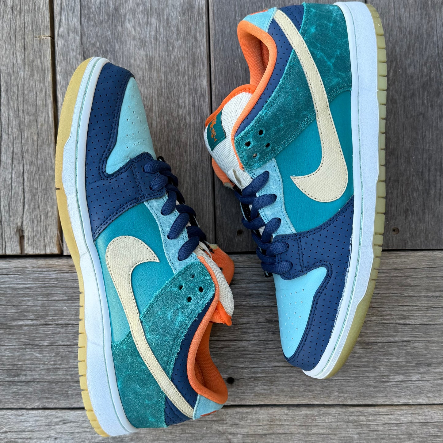 Nike SB Dunk Low MIA Skateshop Size 10.5