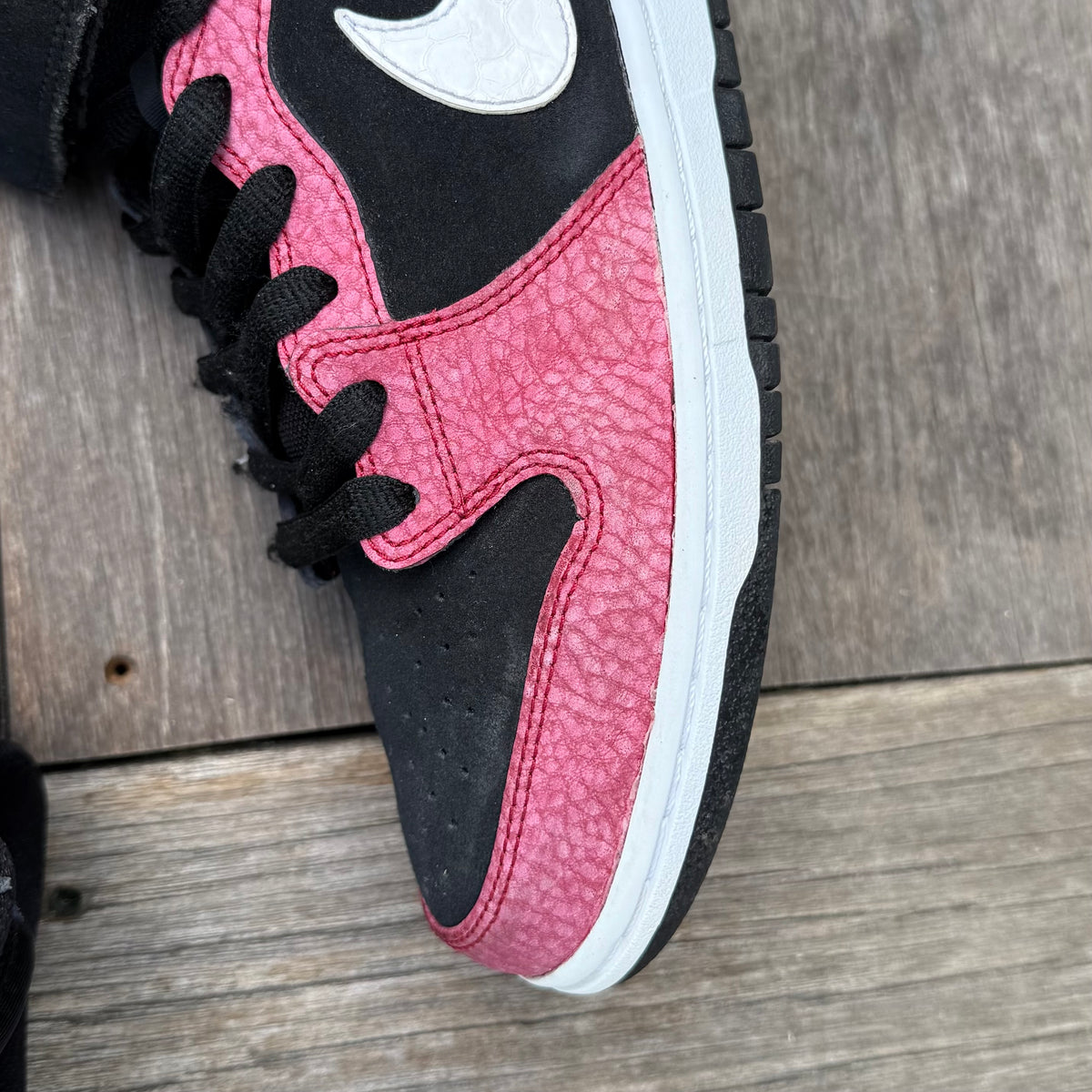Nike SB Dunk Mid Black/White/Red Cement Size 10