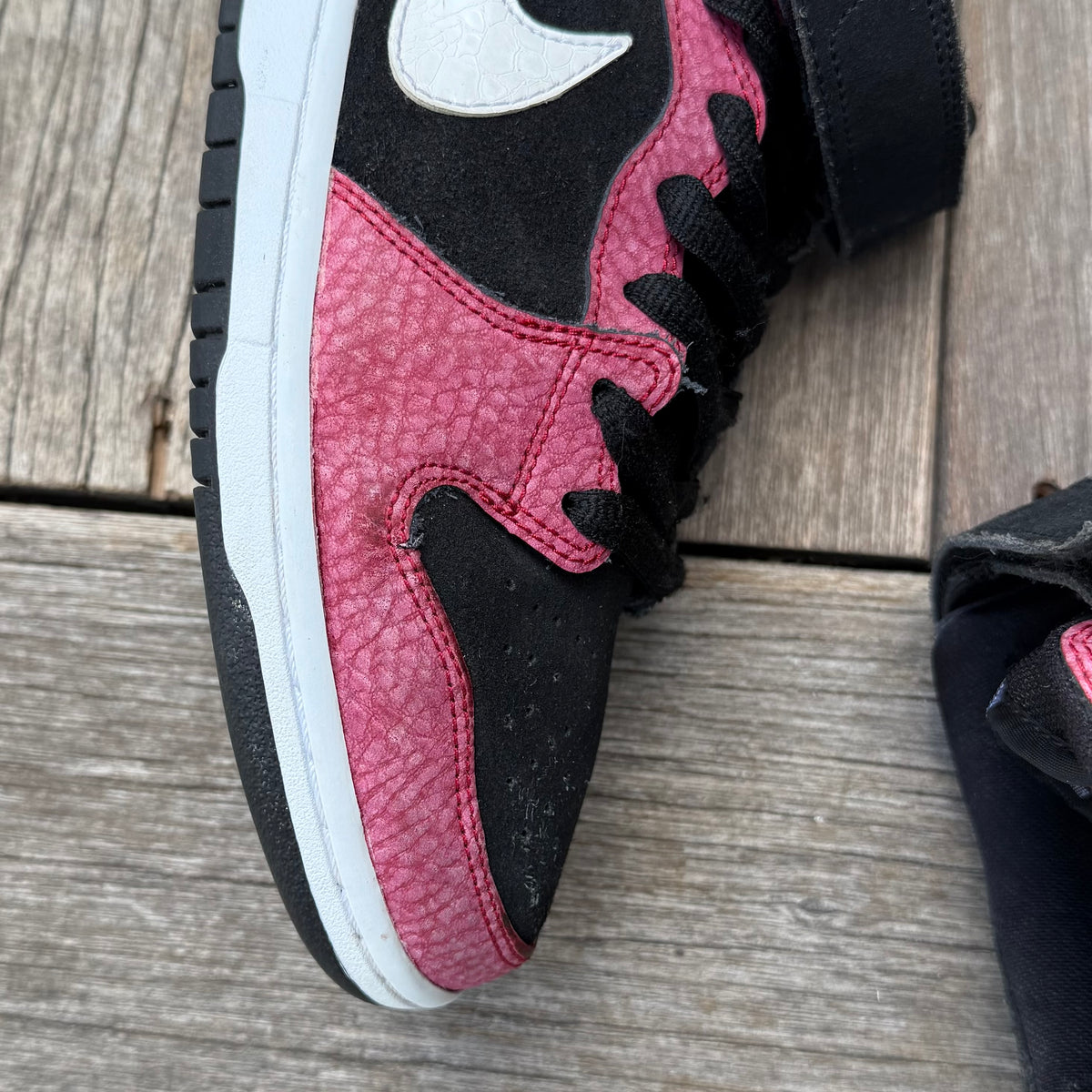 Nike SB Dunk Mid Black/White/Red Cement Size 10