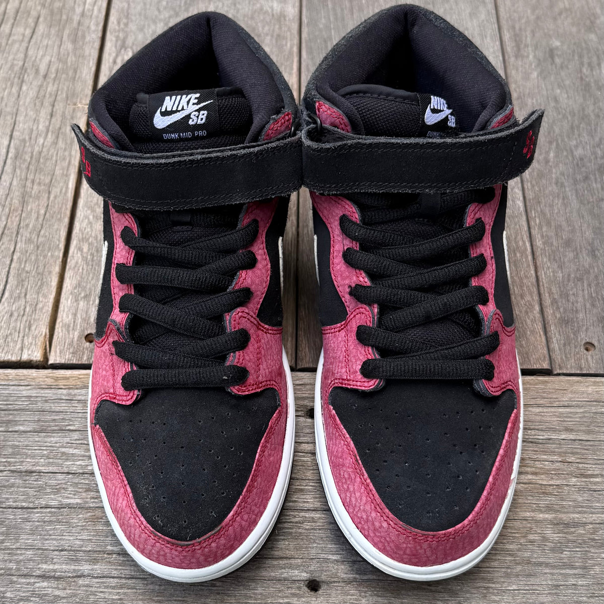 Nike SB Dunk Mid Black/White/Red Cement Size 10