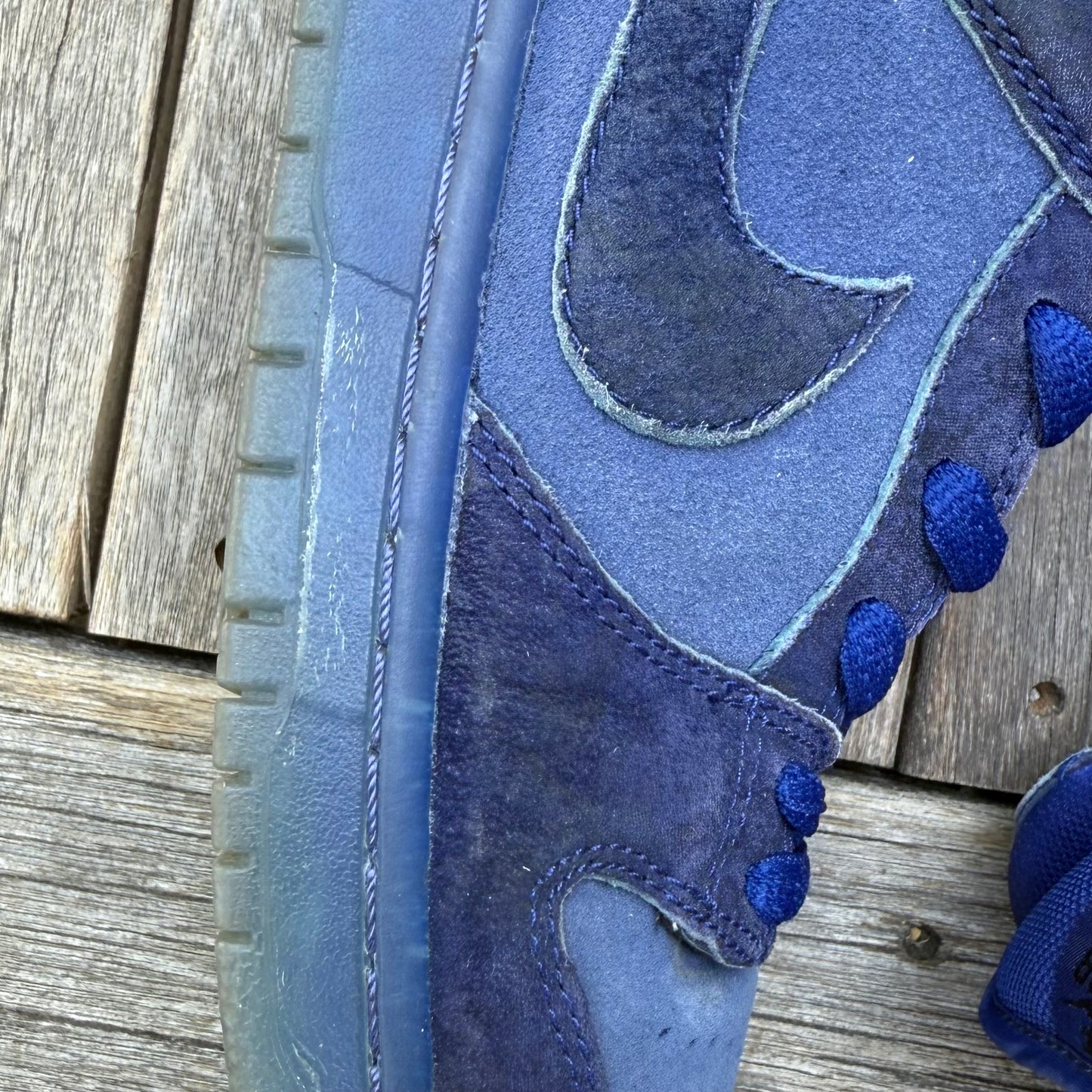 Nike SB Dunk Low Blue Moon Size 10.5