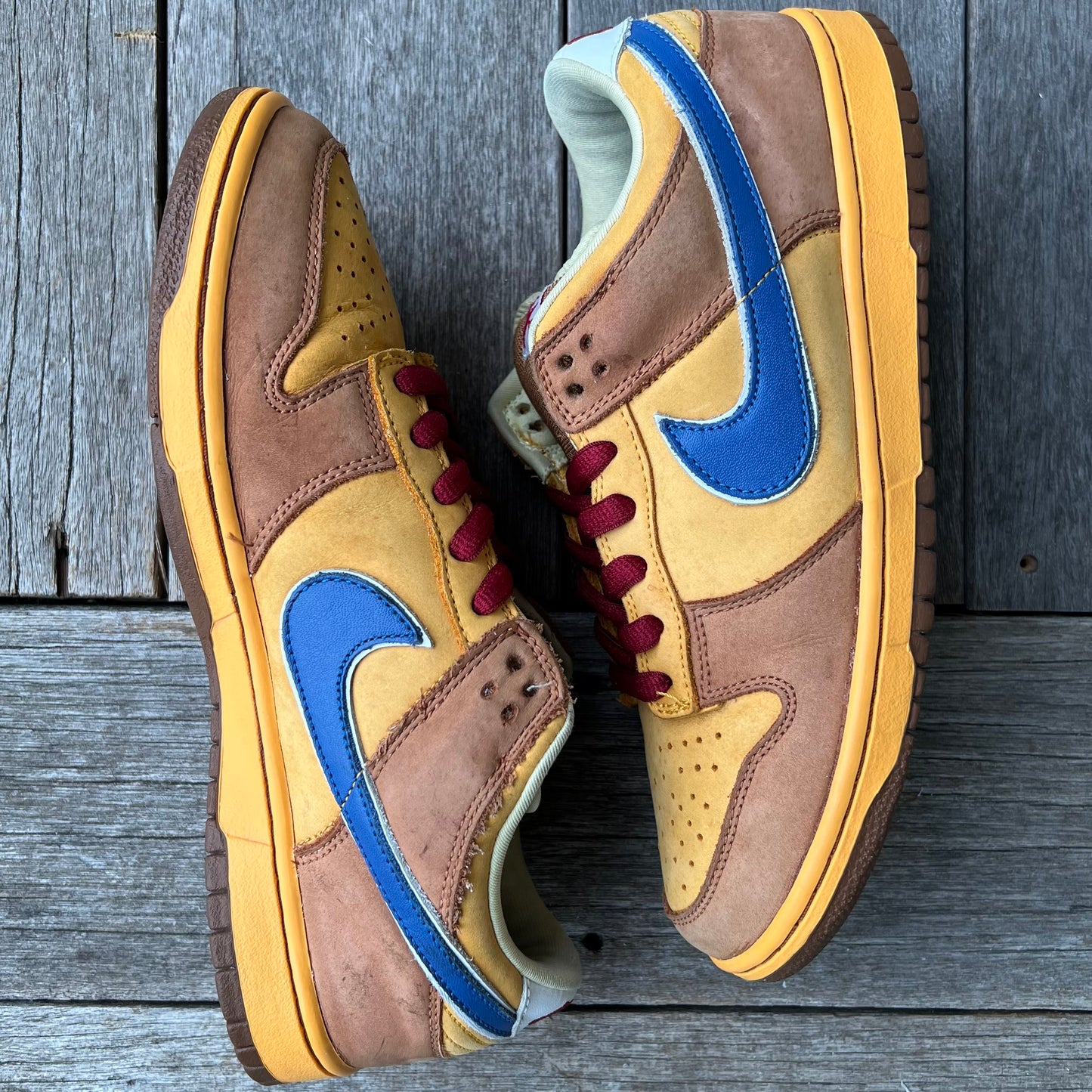 Nike SB Dunk Low Newcastle Brown Ale Size 10.5