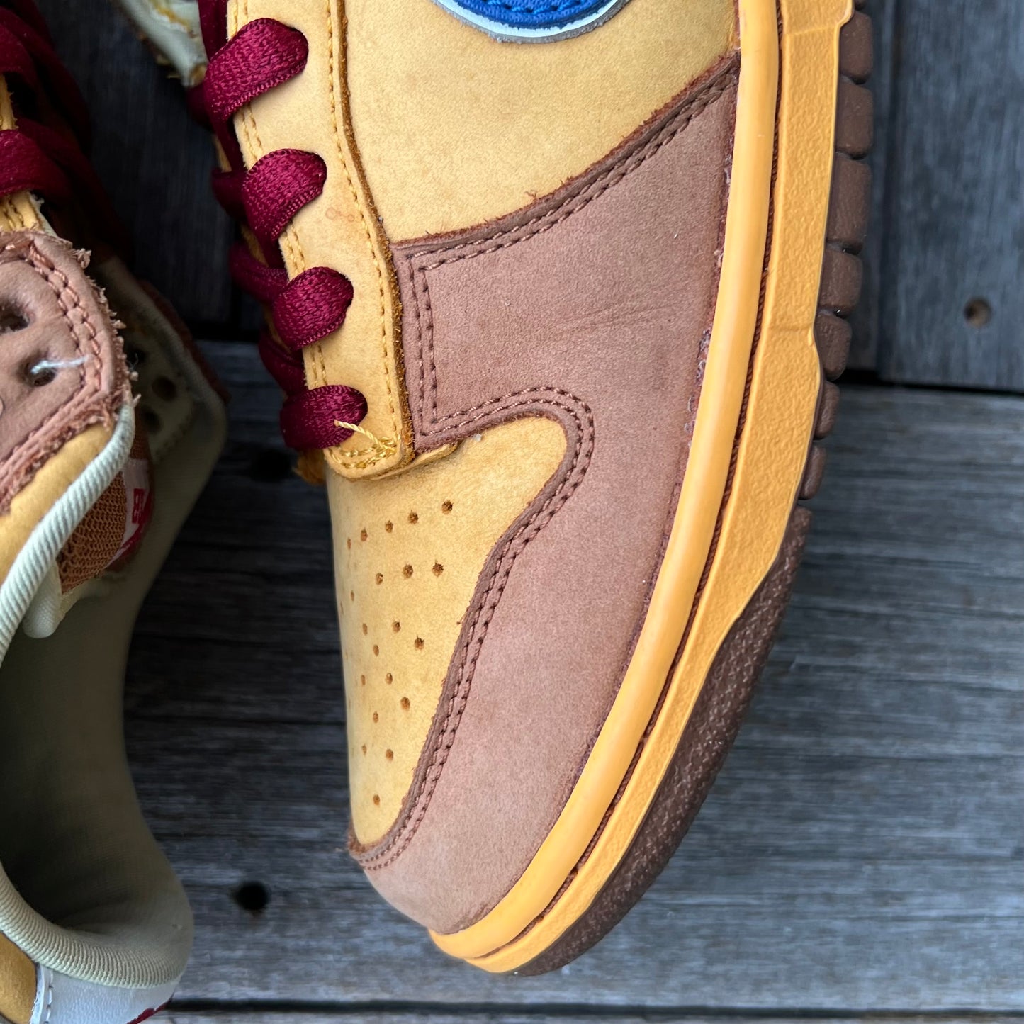 Nike SB Dunk Low Newcastle Brown Ale Size 10.5