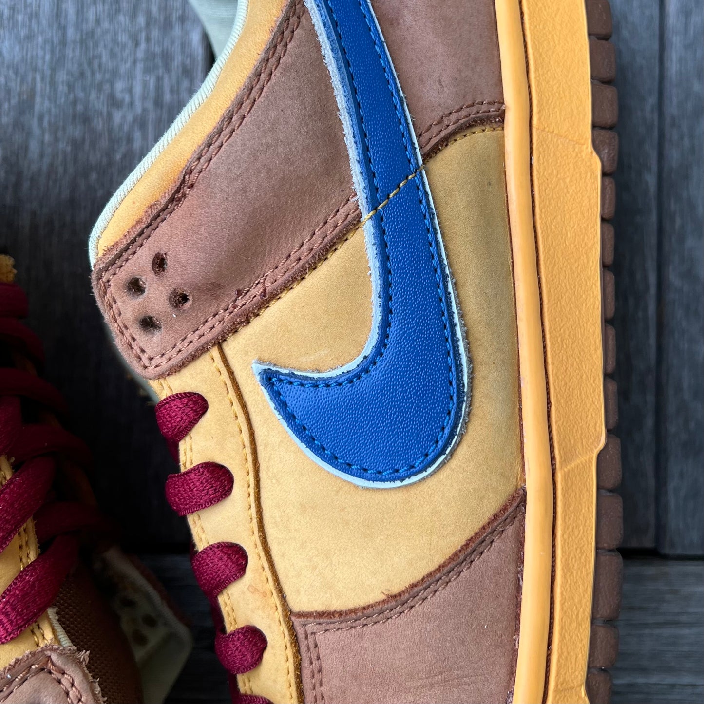 Nike SB Dunk Low Newcastle Brown Ale Size 10.5
