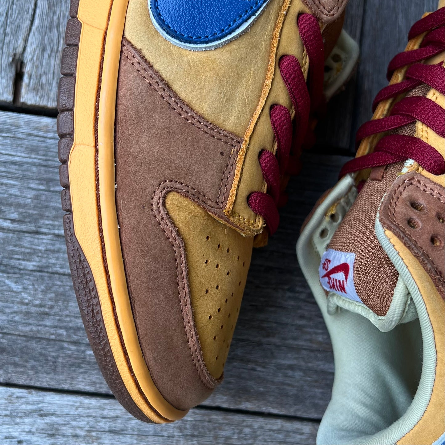 Nike SB Dunk Low Newcastle Brown Ale Size 10.5