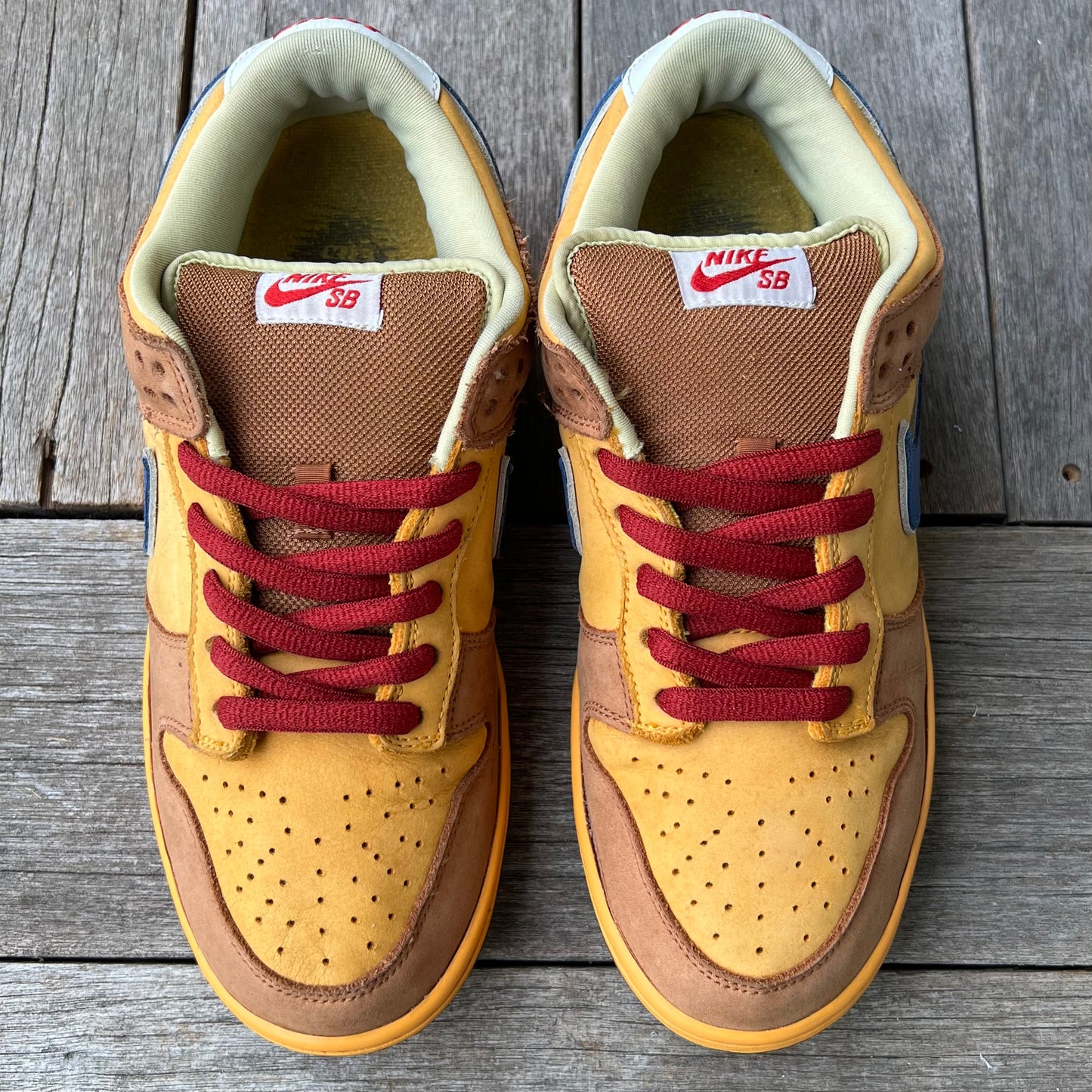 Nike SB Dunk Low Newcastle Brown Ale Size 10.5