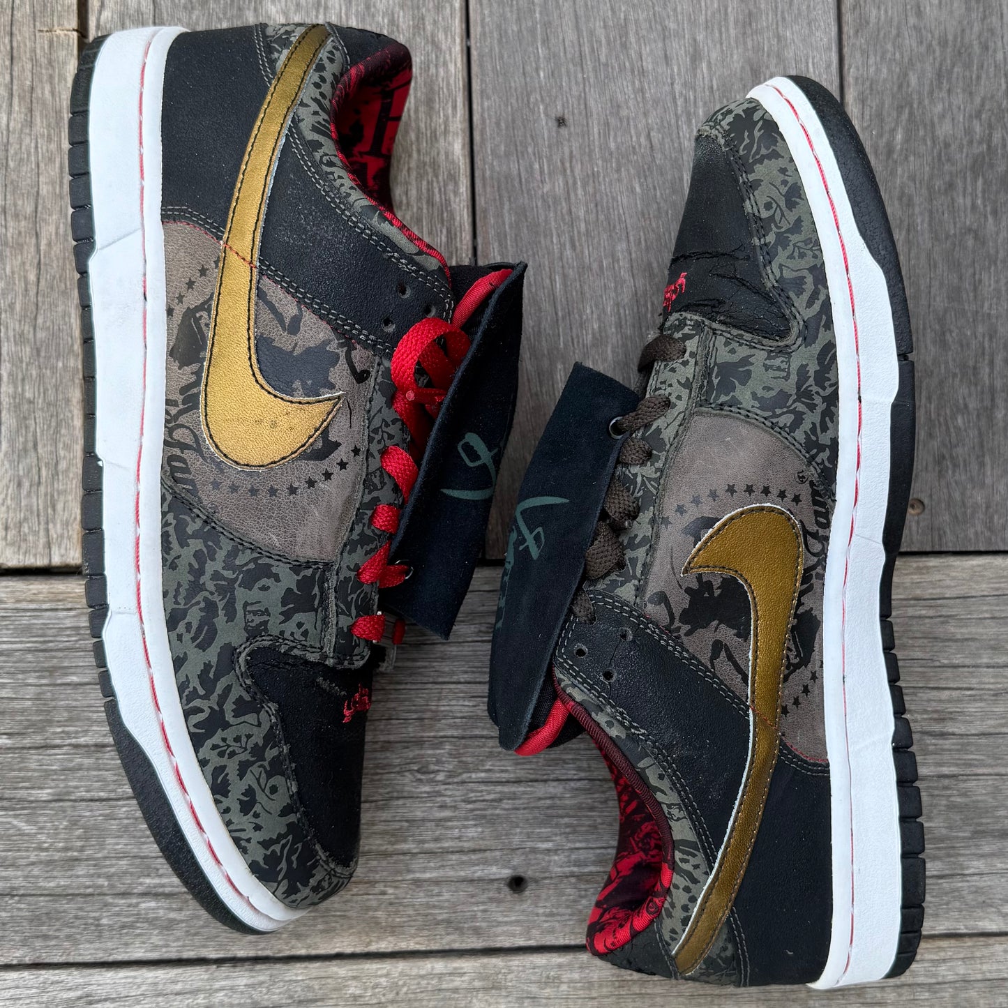 Nike SB Dunk Low SBTG (Family & Friends) Size 10