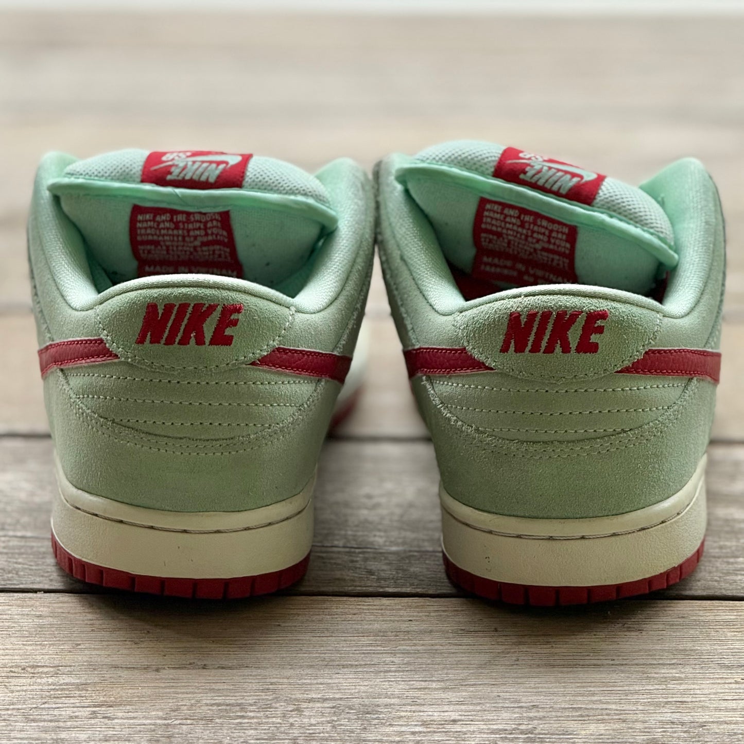 Nike SB Dunk Low Monopoly Mint Size 10