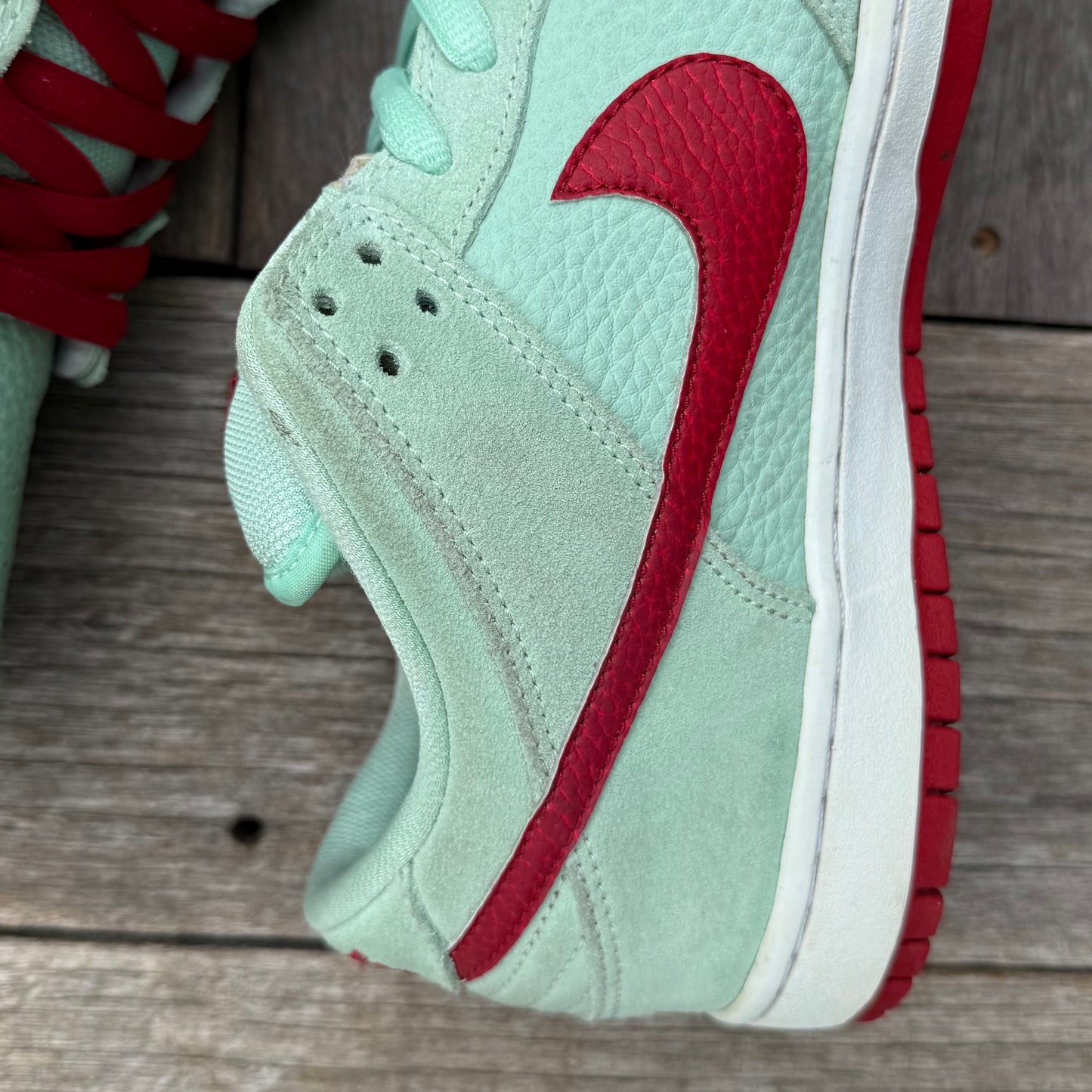 Nike SB Dunk Low Monopoly Mint Size 10