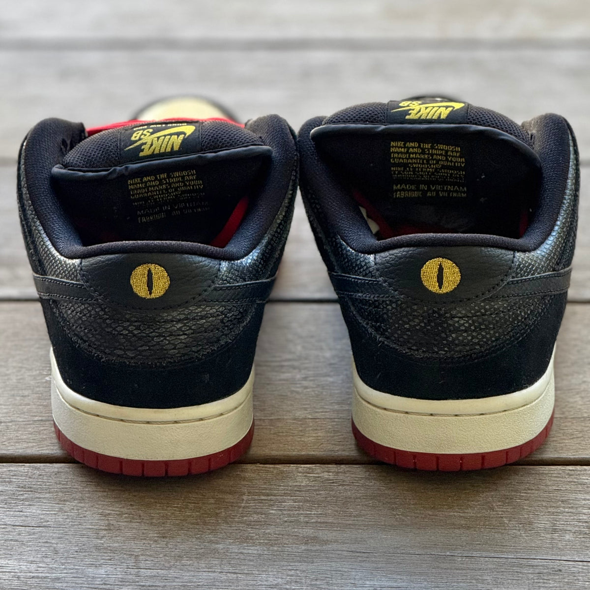 Nike SB Dunk Low Snake Eyes Size 9