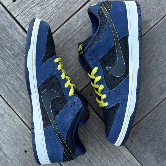 Nike SB Dunk Low Midnight Navy Volt Size 12
