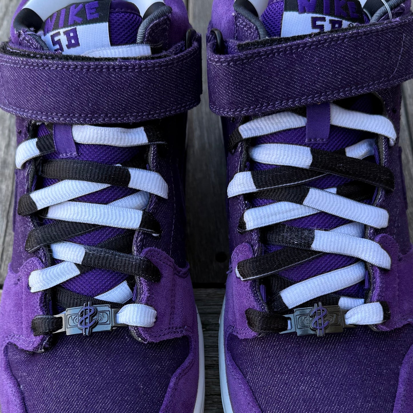 Nike SB Dunk Mid Dirty Money Size 9.5