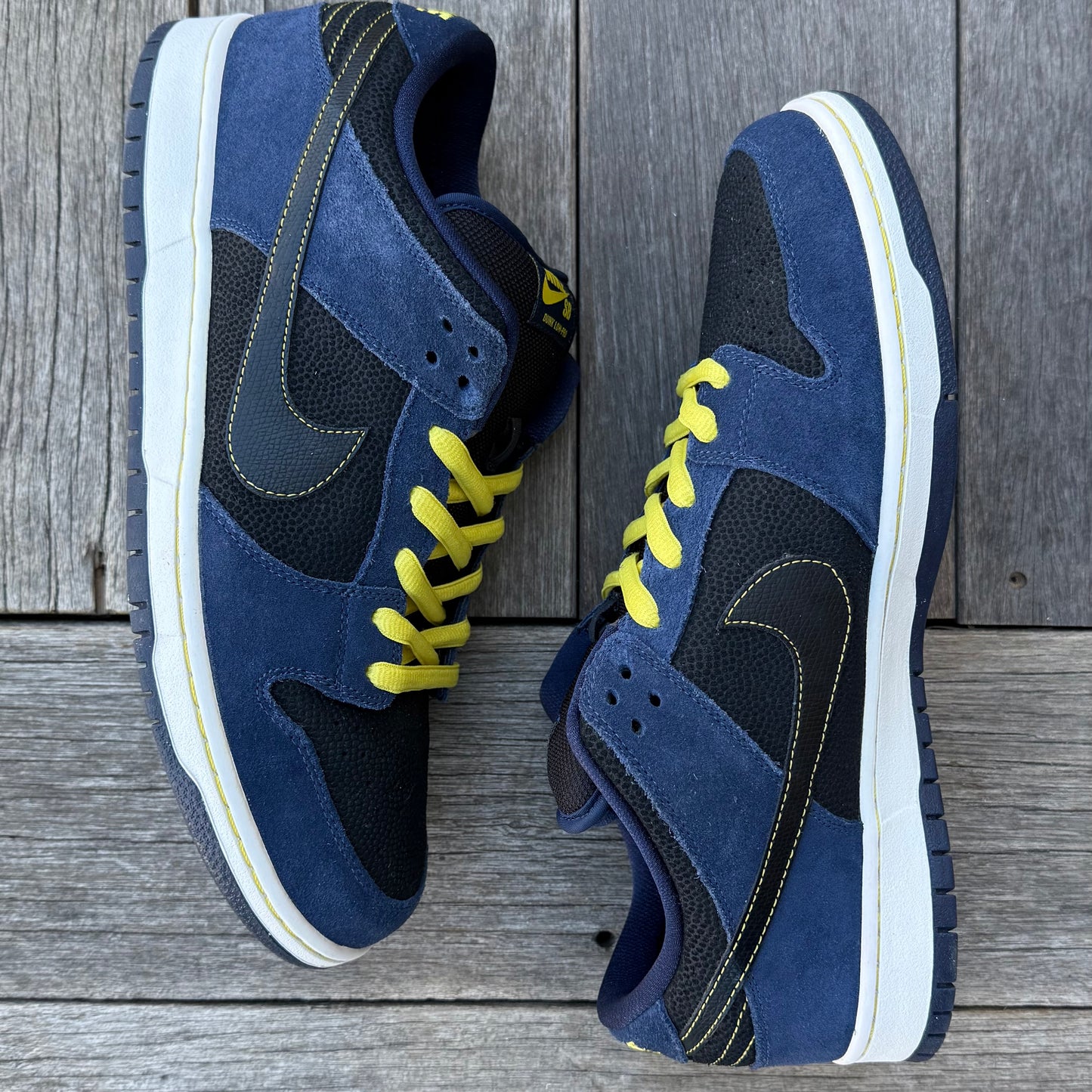 Nike SB Dunk Low Midnight Navy Volt Size 12