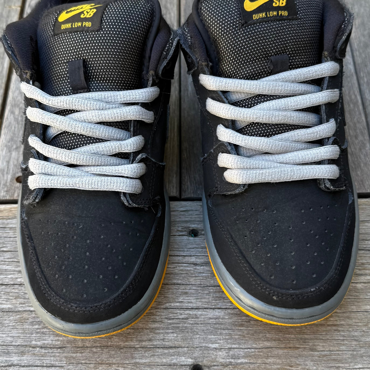 Nike SB Dunk Low Black University Gold ‘Batman’ Size 7.5