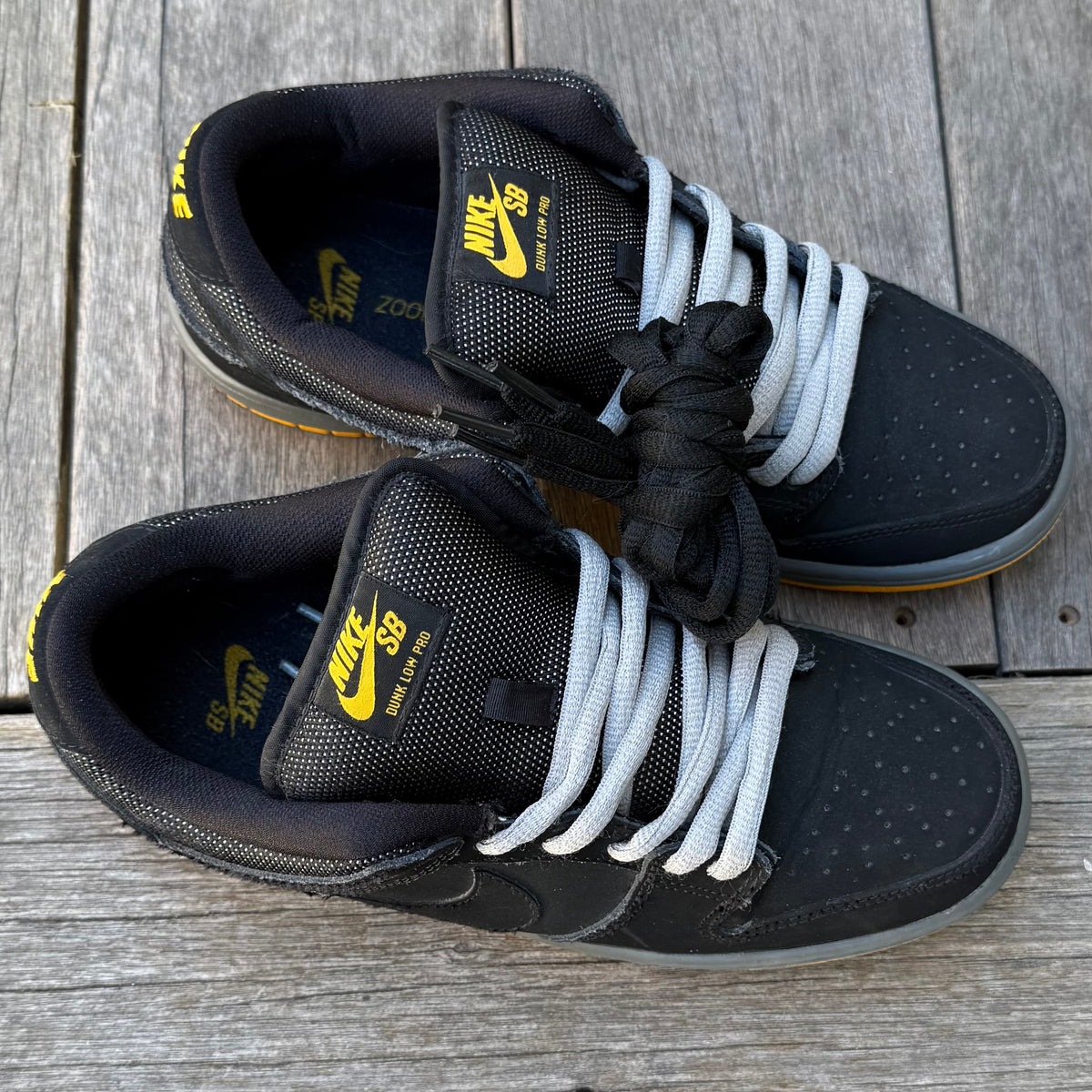 Nike SB Dunk Low Black University Gold ‘Batman’ Size 7.5
