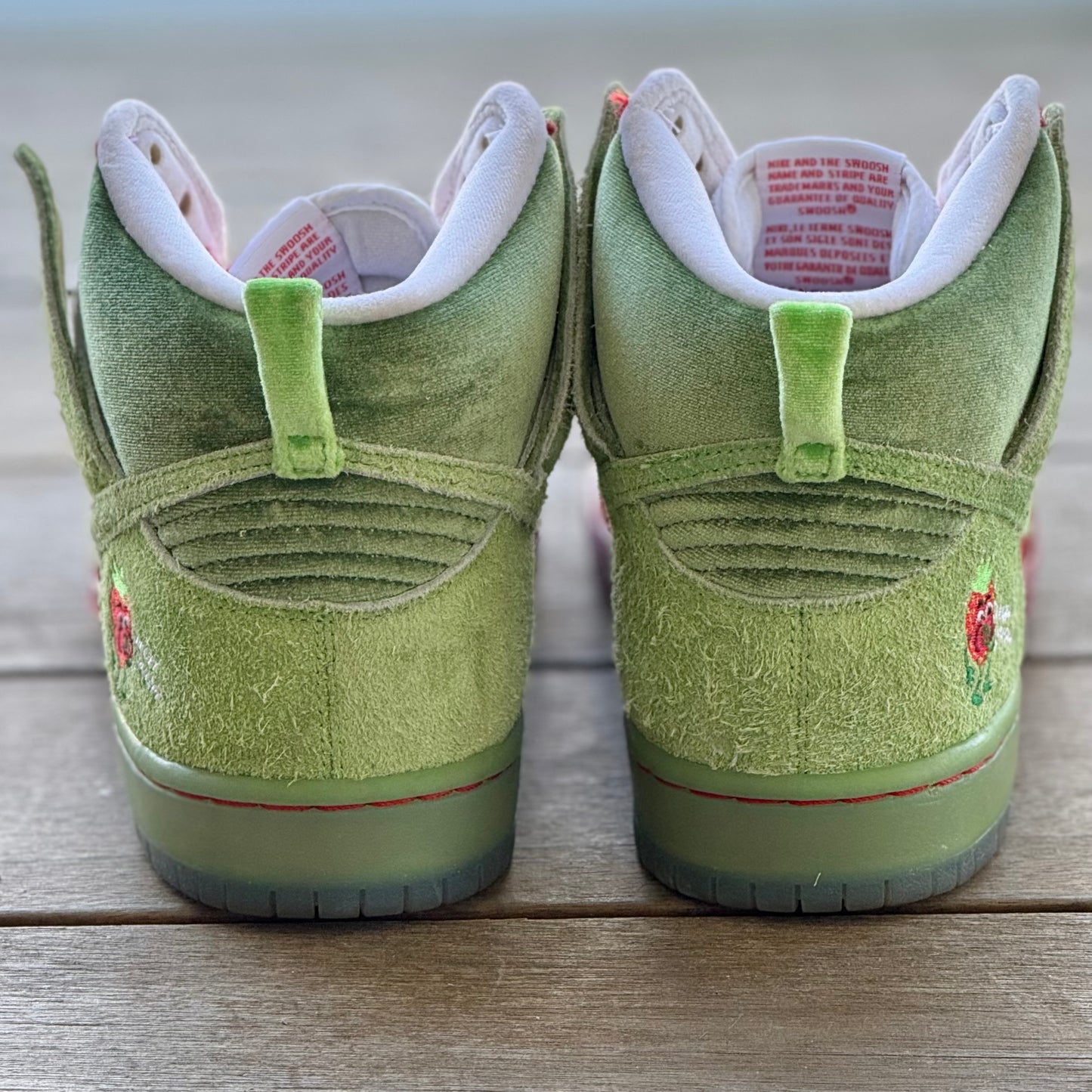 Nike SB Dunk High Strawberry Cough Size 9.5