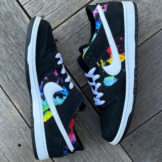 Nike SB Dunk Low Rainbow Tie Dye IW Size 10.5