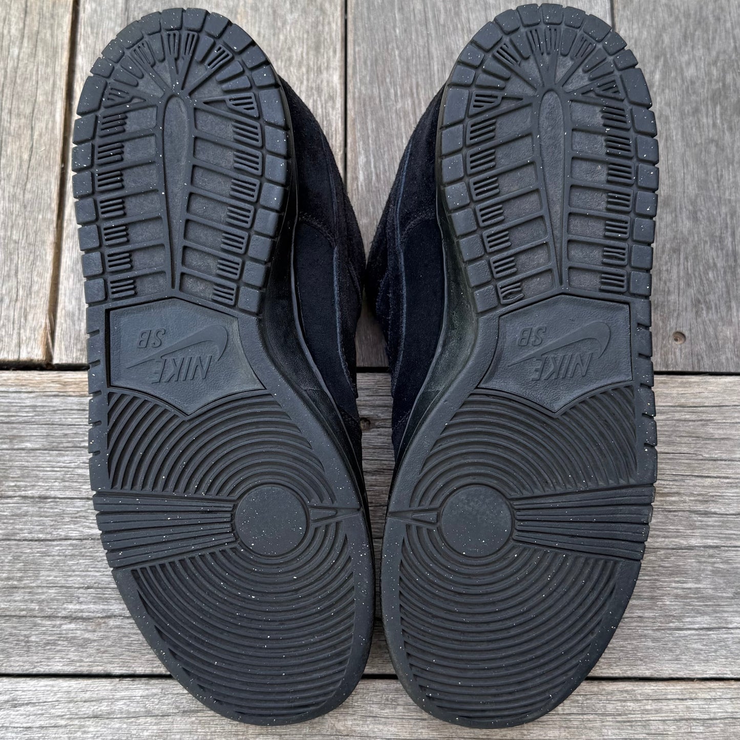 Nike SB Dunk Low Blackout Size 9.5