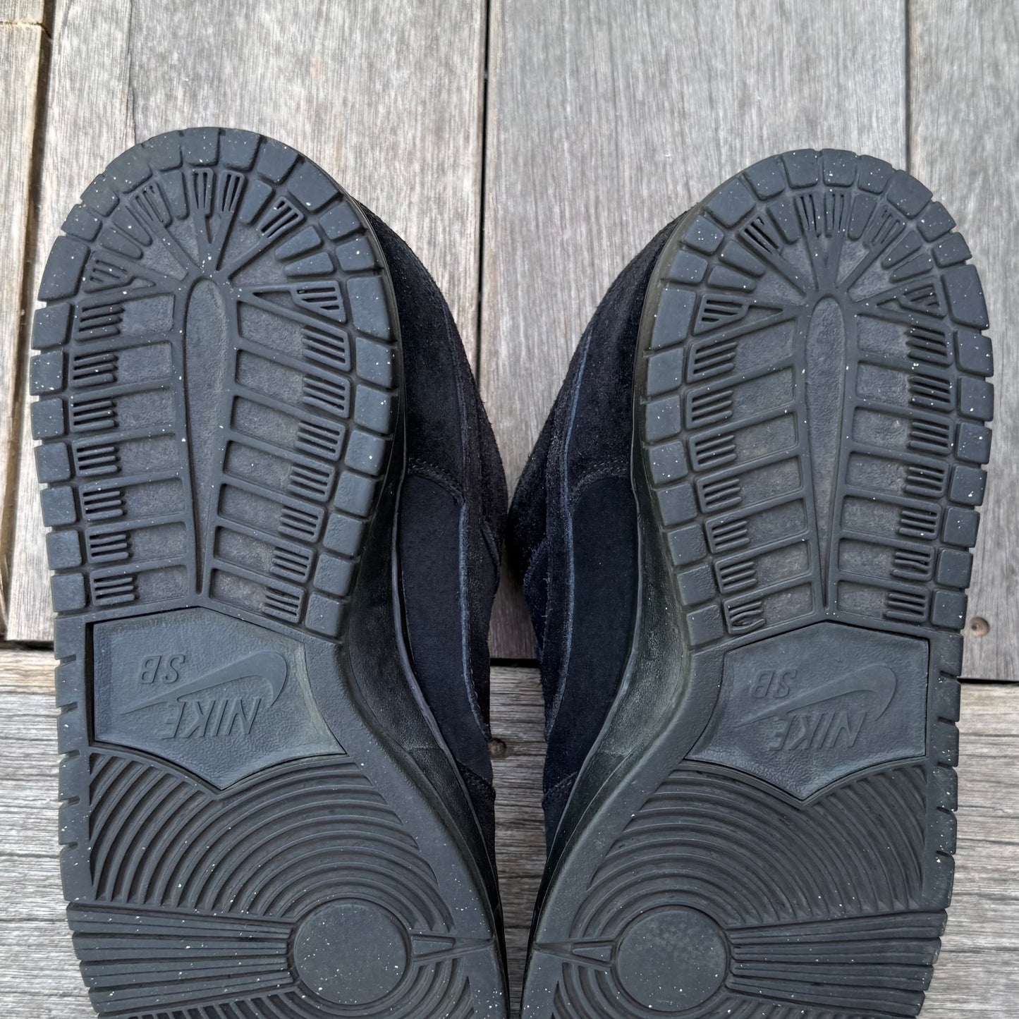 Nike SB Dunk Low Blackout Size 9.5