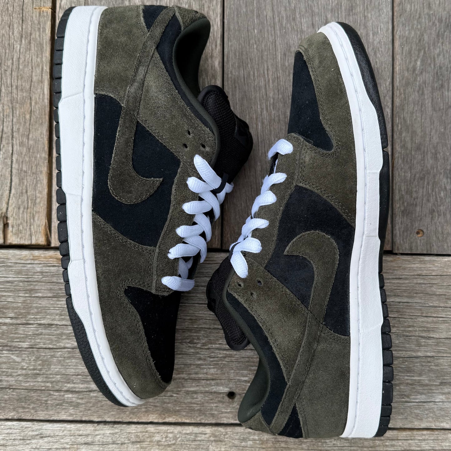 Nike SB Dunk Low UnLoden Size 9.5