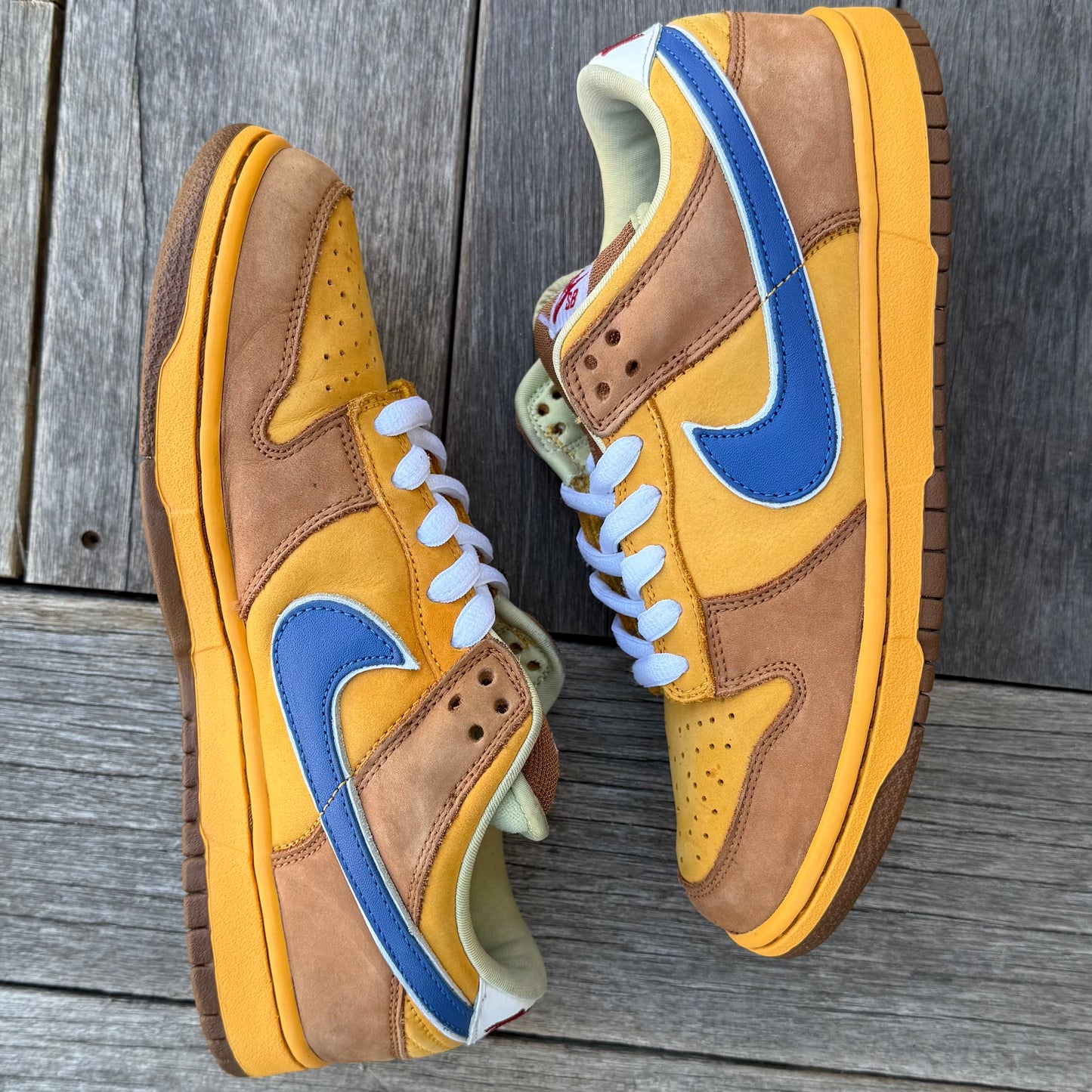 Nike SB Dunk Low Newcastle Brown Ale Size 9