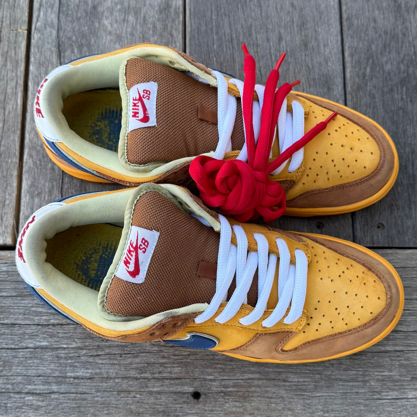 Nike SB Dunk Low Newcastle Brown Ale Size 9