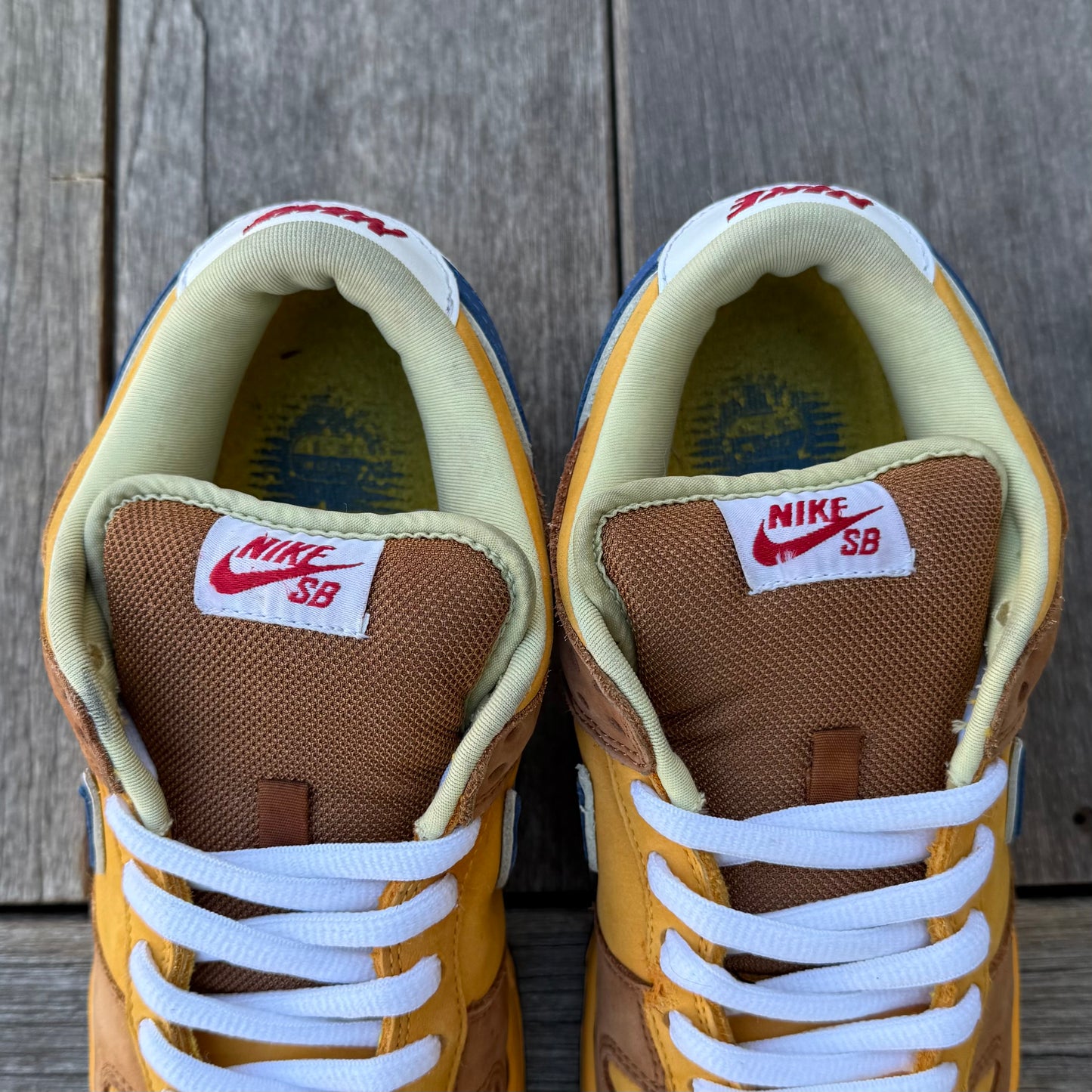 Nike SB Dunk Low Newcastle Brown Ale Size 9