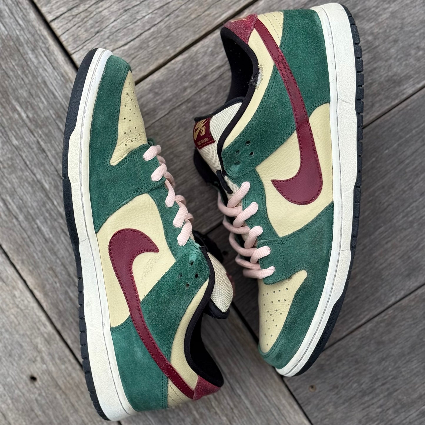 Nike SB Dunk Low Jameson Vegas Gold Size 10.5