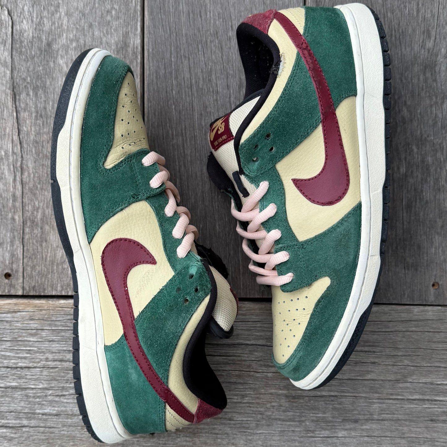 Nike SB Dunk Low Jameson Vegas Gold Size 10.5