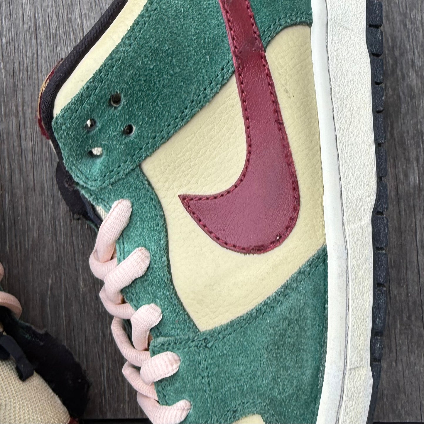 Nike SB Dunk Low Jameson Vegas Gold Size 10.5
