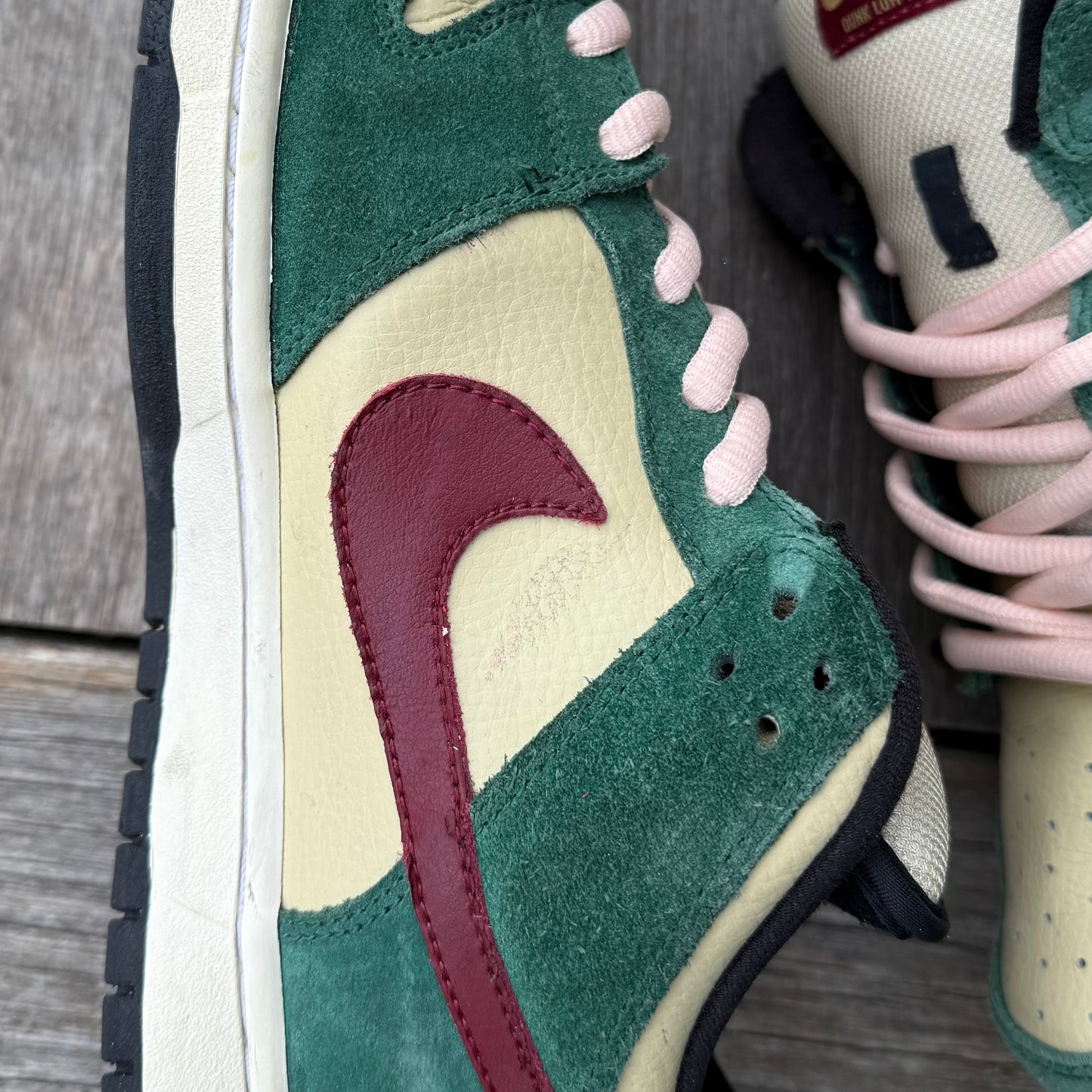Nike SB Dunk Low Jameson Vegas Gold Size 10.5