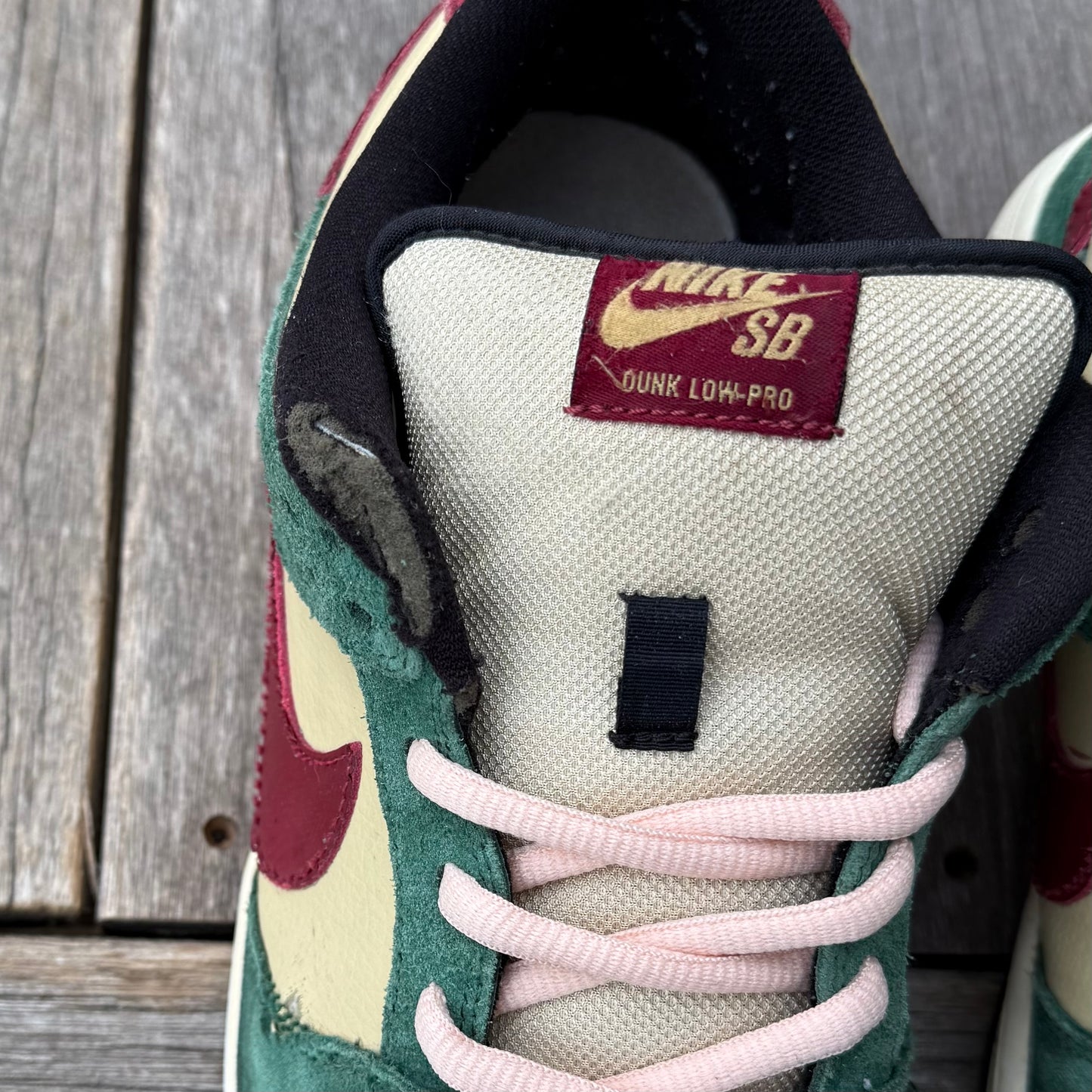 Nike SB Dunk Low Jameson Vegas Gold Size 10.5