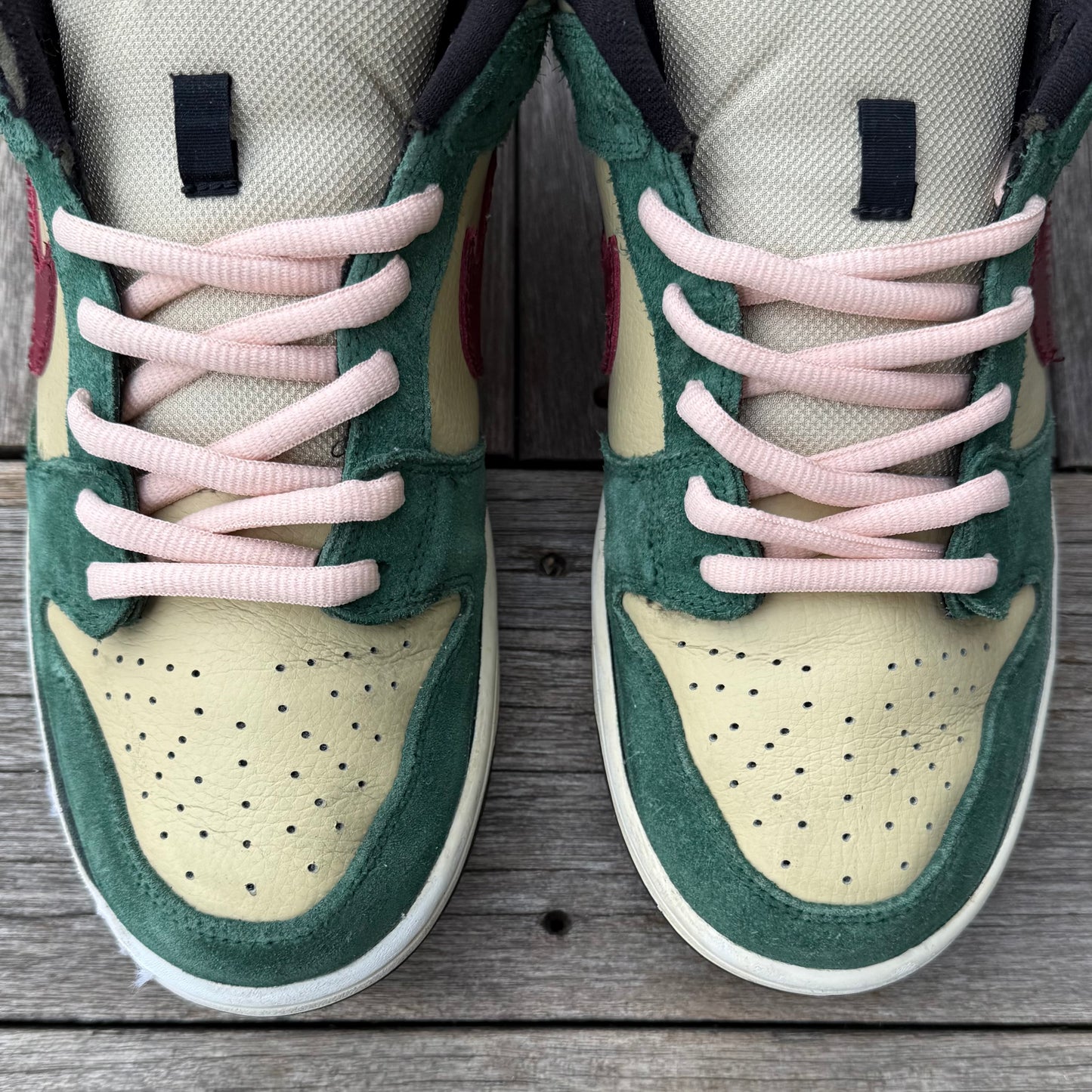 Nike SB Dunk Low Jameson Vegas Gold Size 10.5