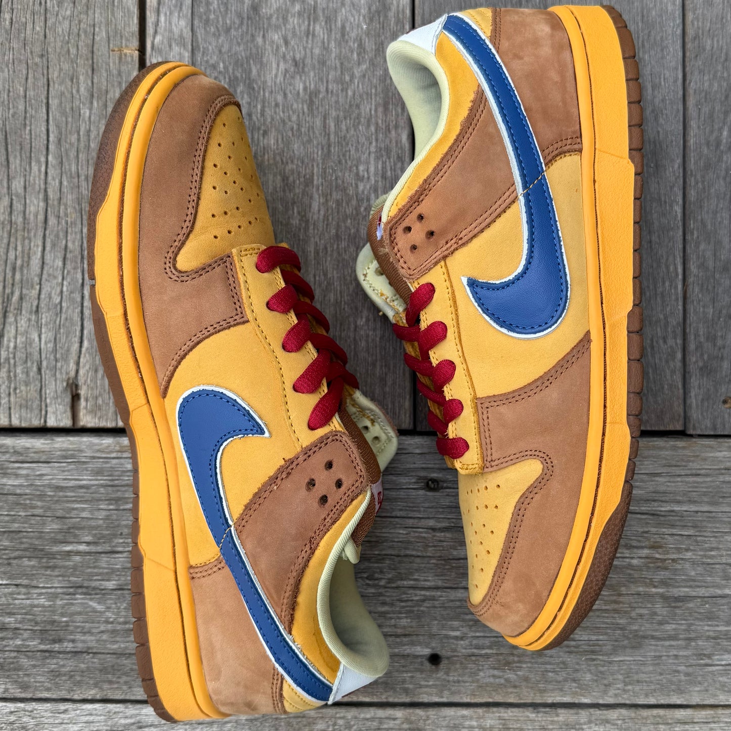 Nike SB Dunk Low Newcastle Brown Ale Size 10