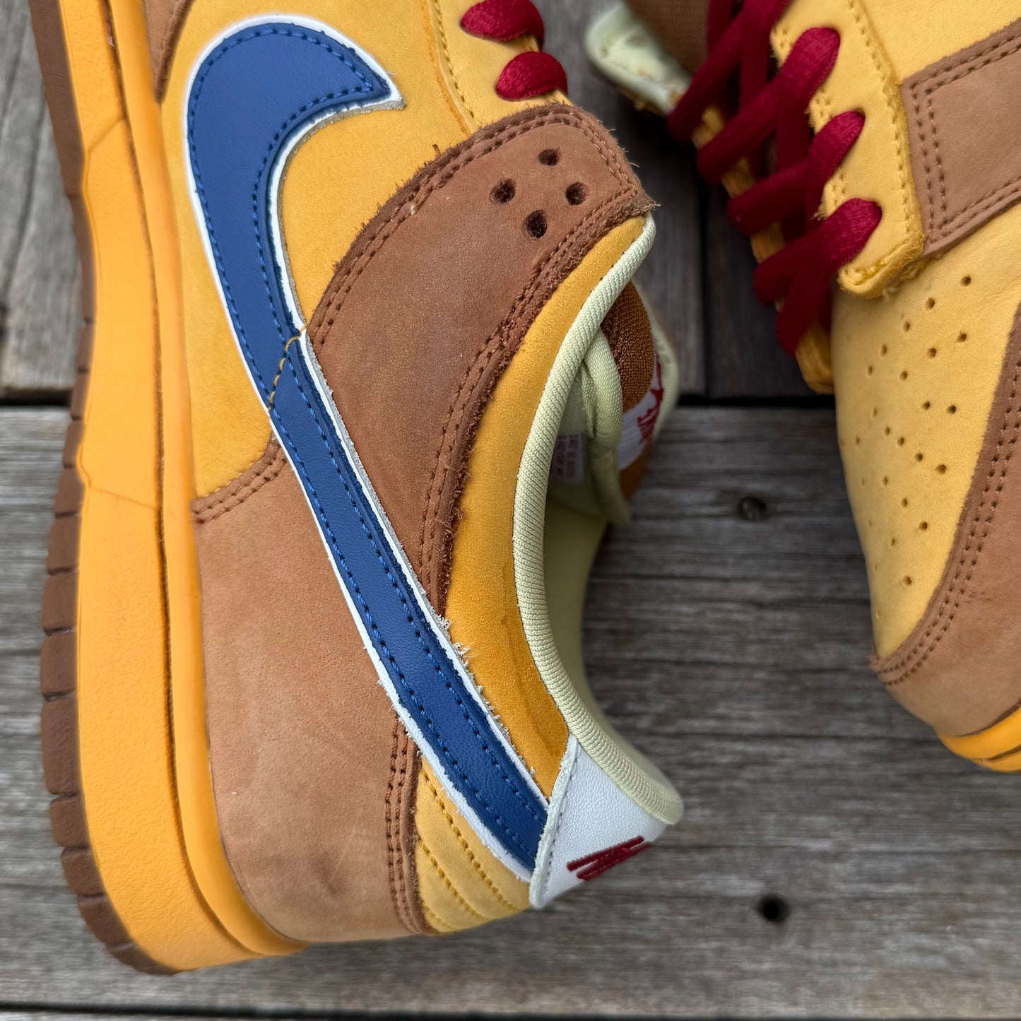 Nike SB Dunk Low Newcastle Brown Ale Size 10